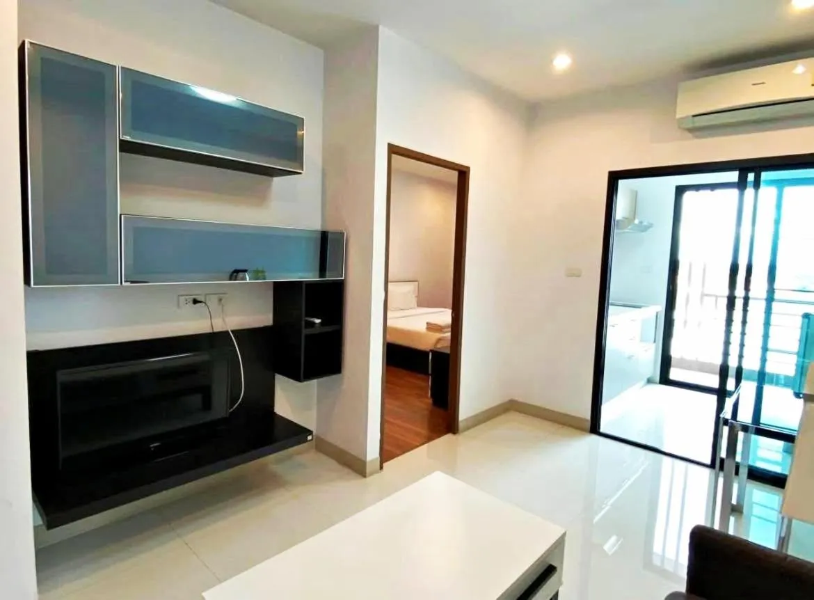 TV and multimedia, Bed in V-twin Condo Donjan