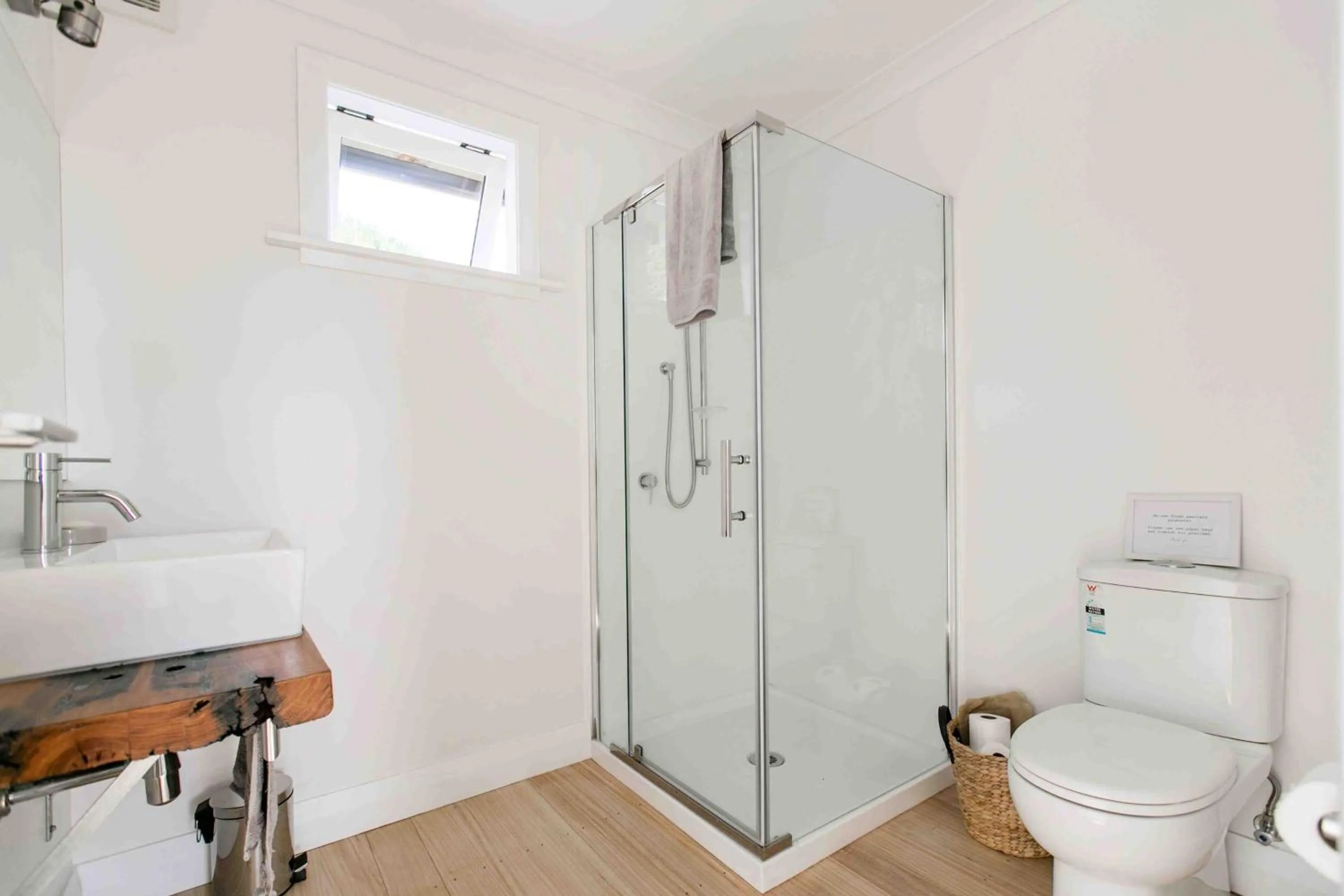 Bathroom in The Pear Orchard Lodge
