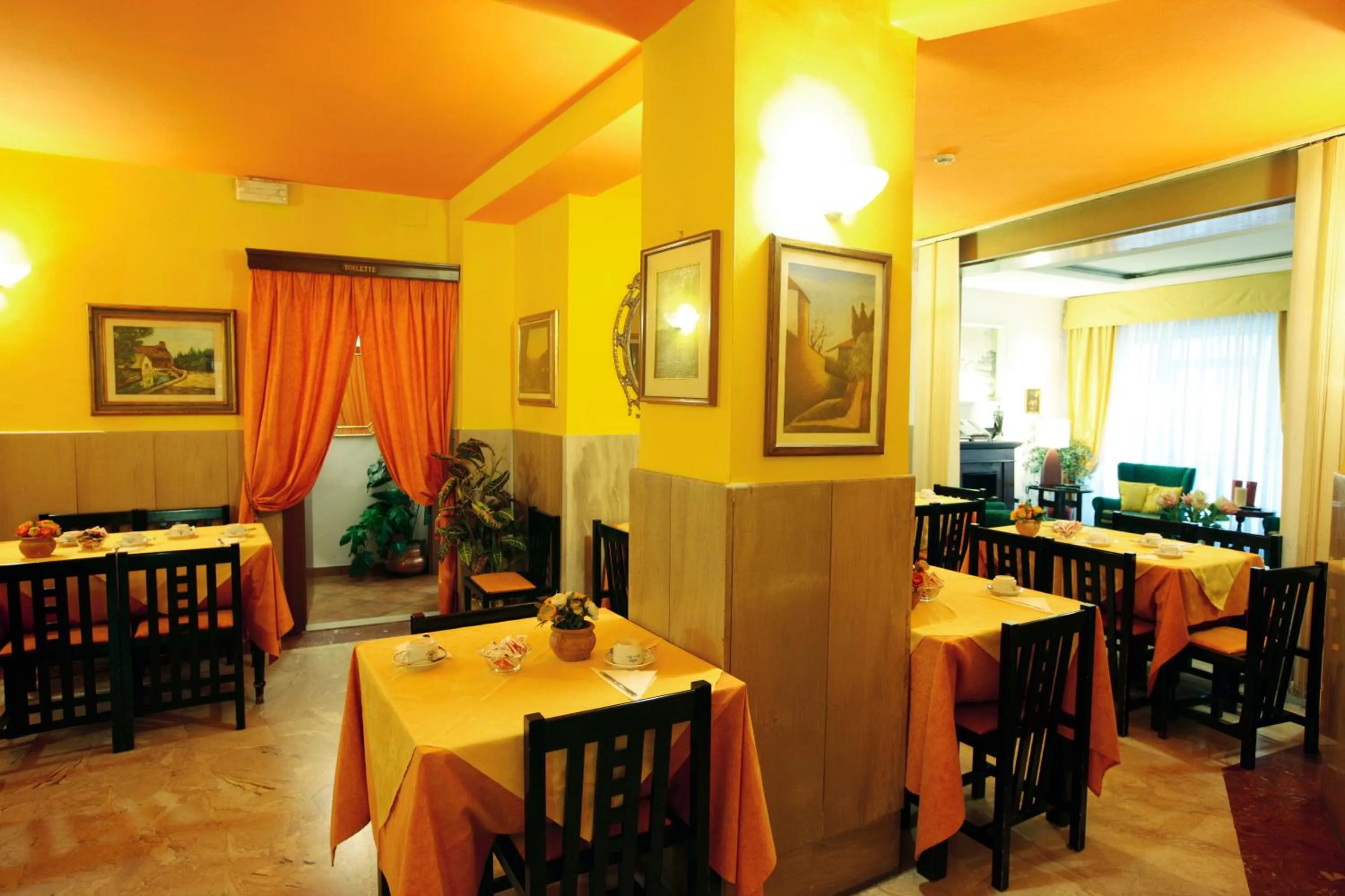 Restaurant/places to eat in Hotel S.Giorgio & Olimpic