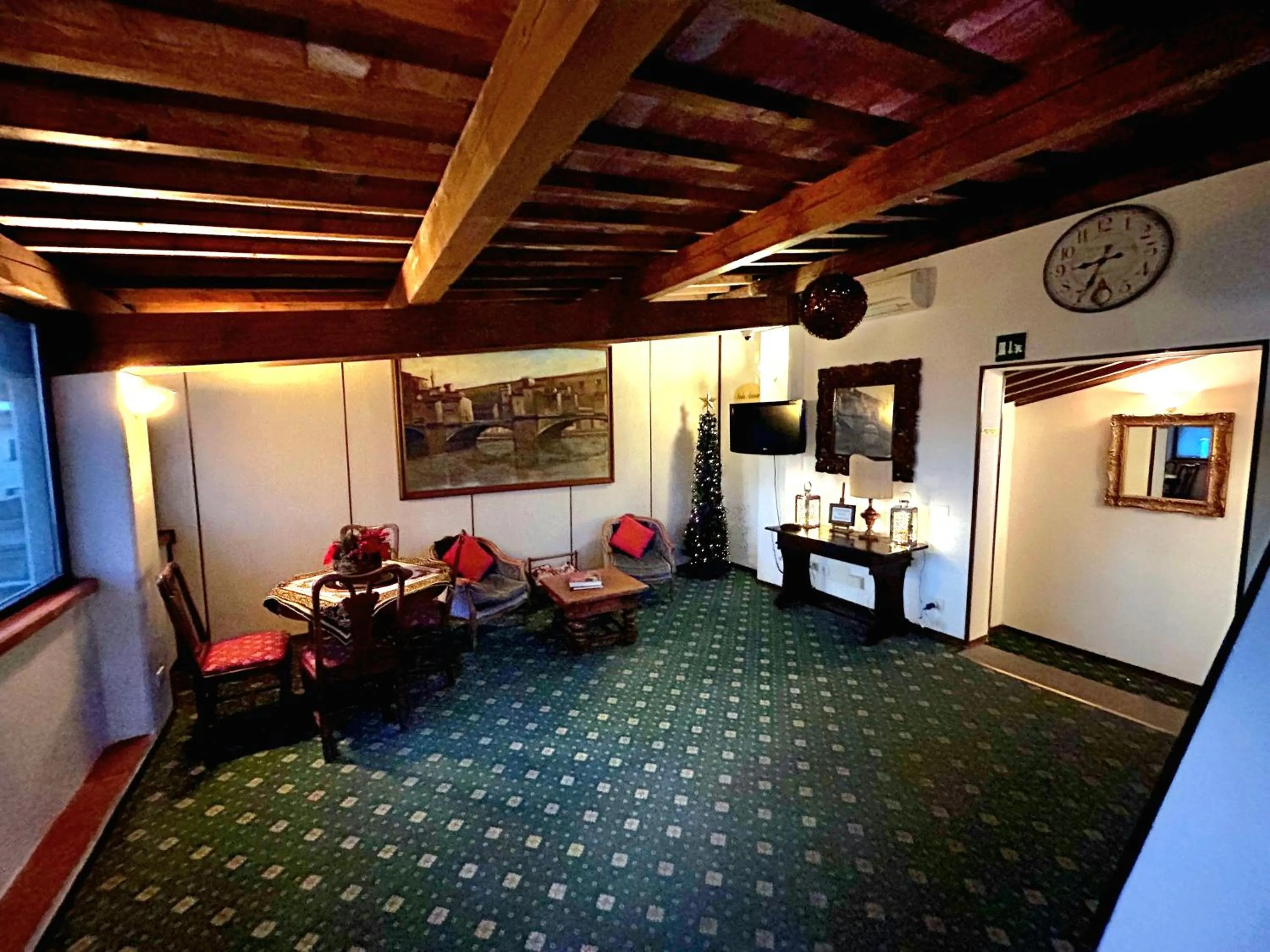 Communal lounge/ TV room in Hotel S.Giorgio & Olimpic