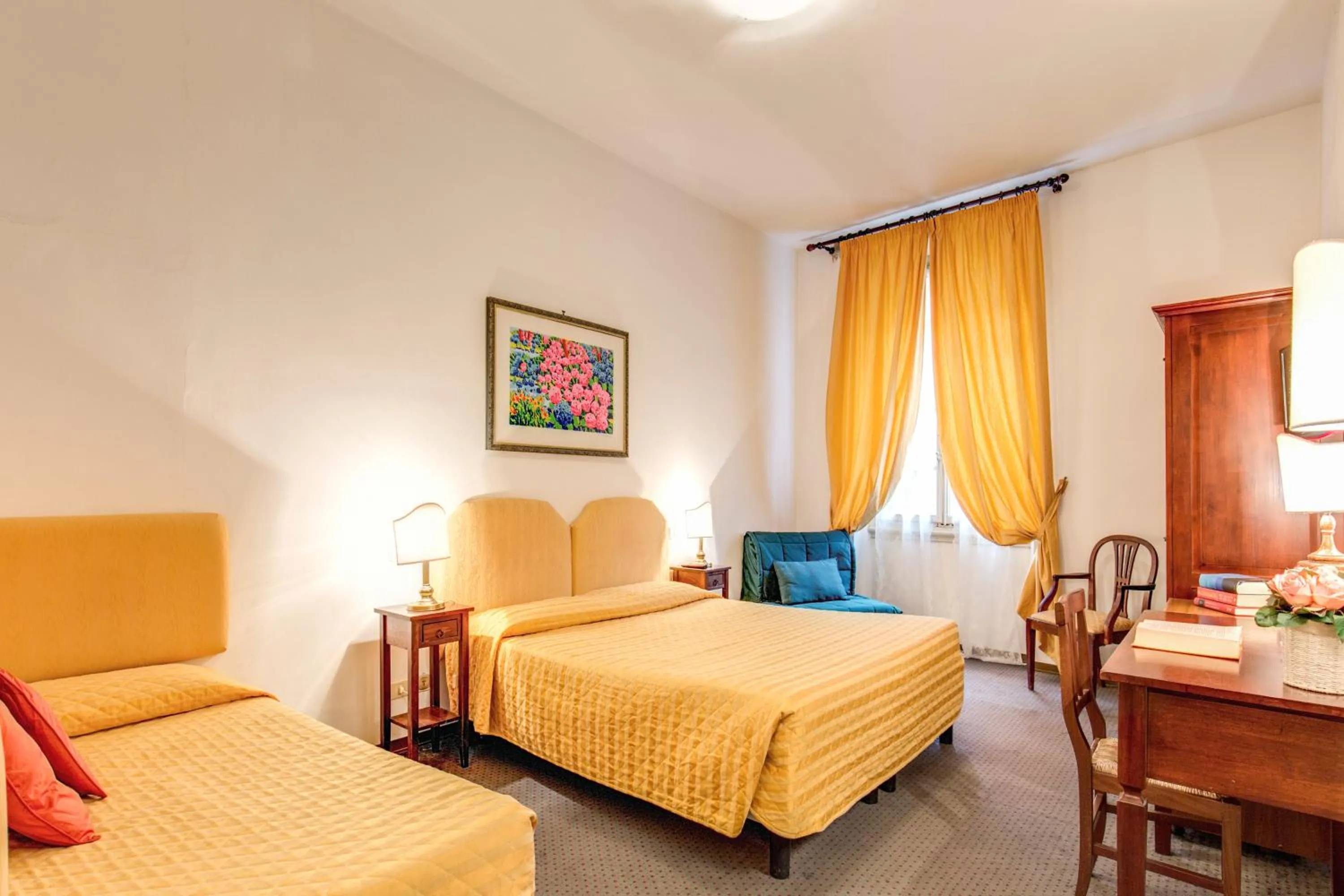 Photo of the whole room, Bed in Hotel S.Giorgio & Olimpic