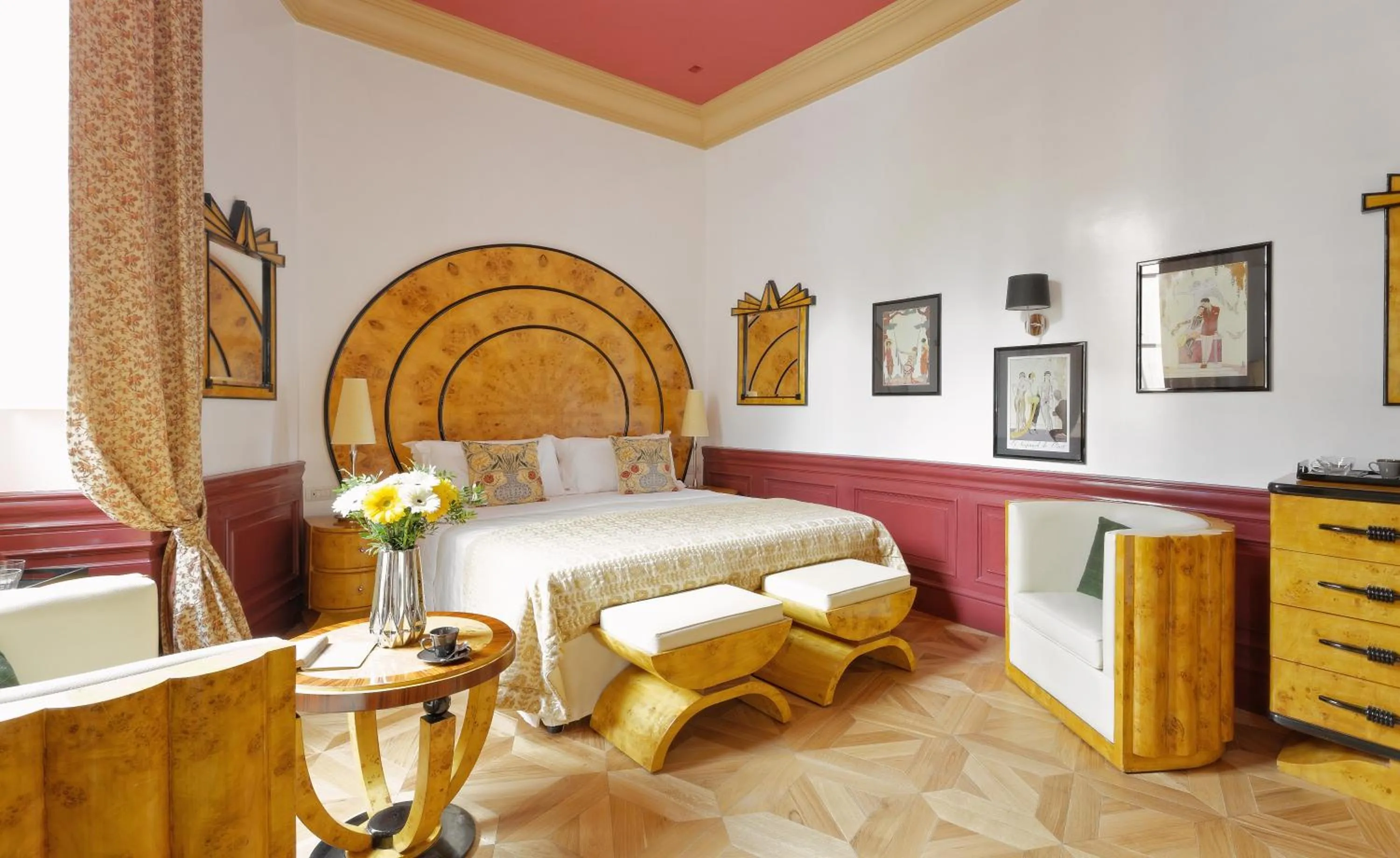 Photo of the whole room, Bed in La Maison du Sage