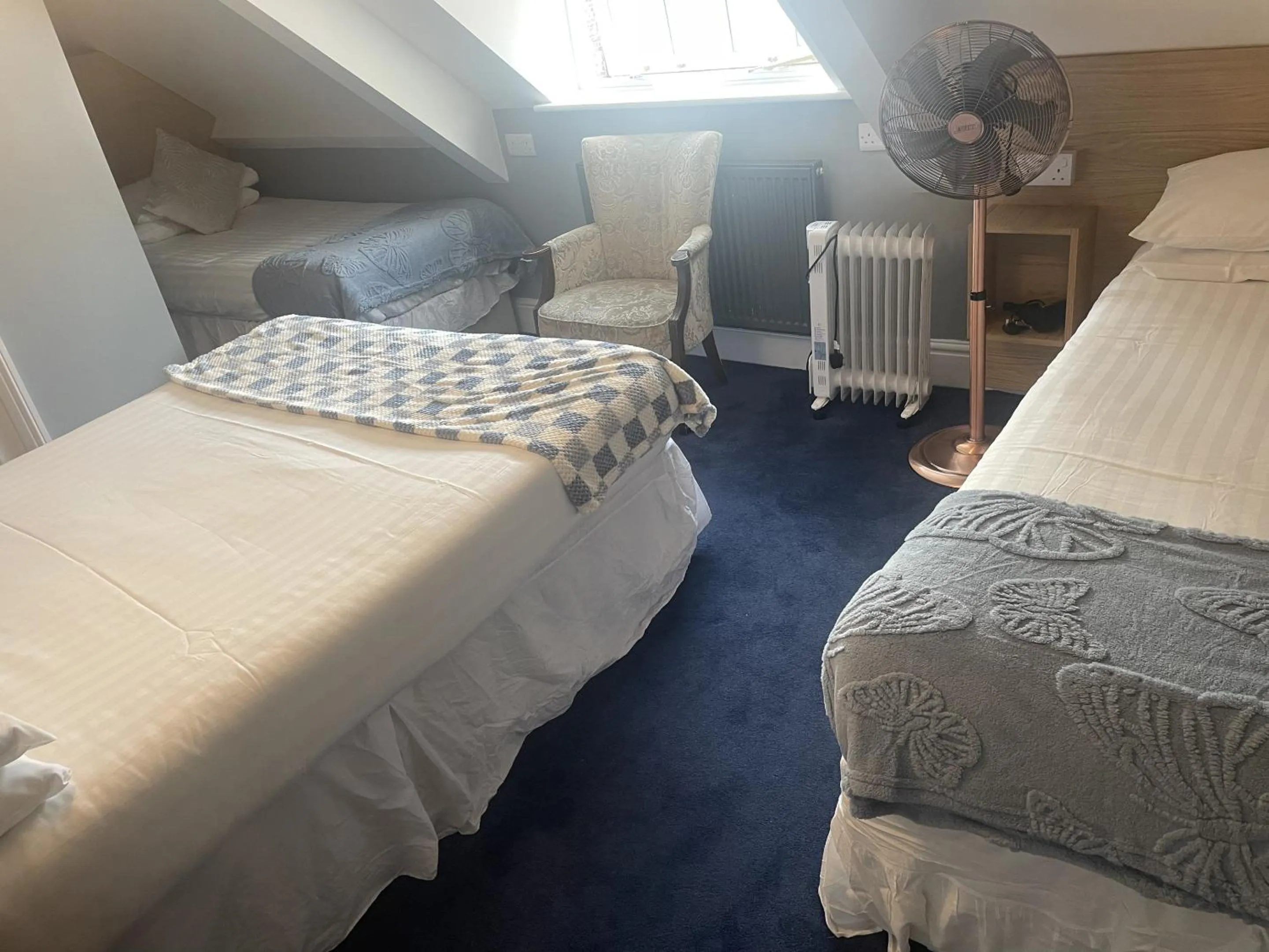 Bedroom, Bed in Diamonds Inn