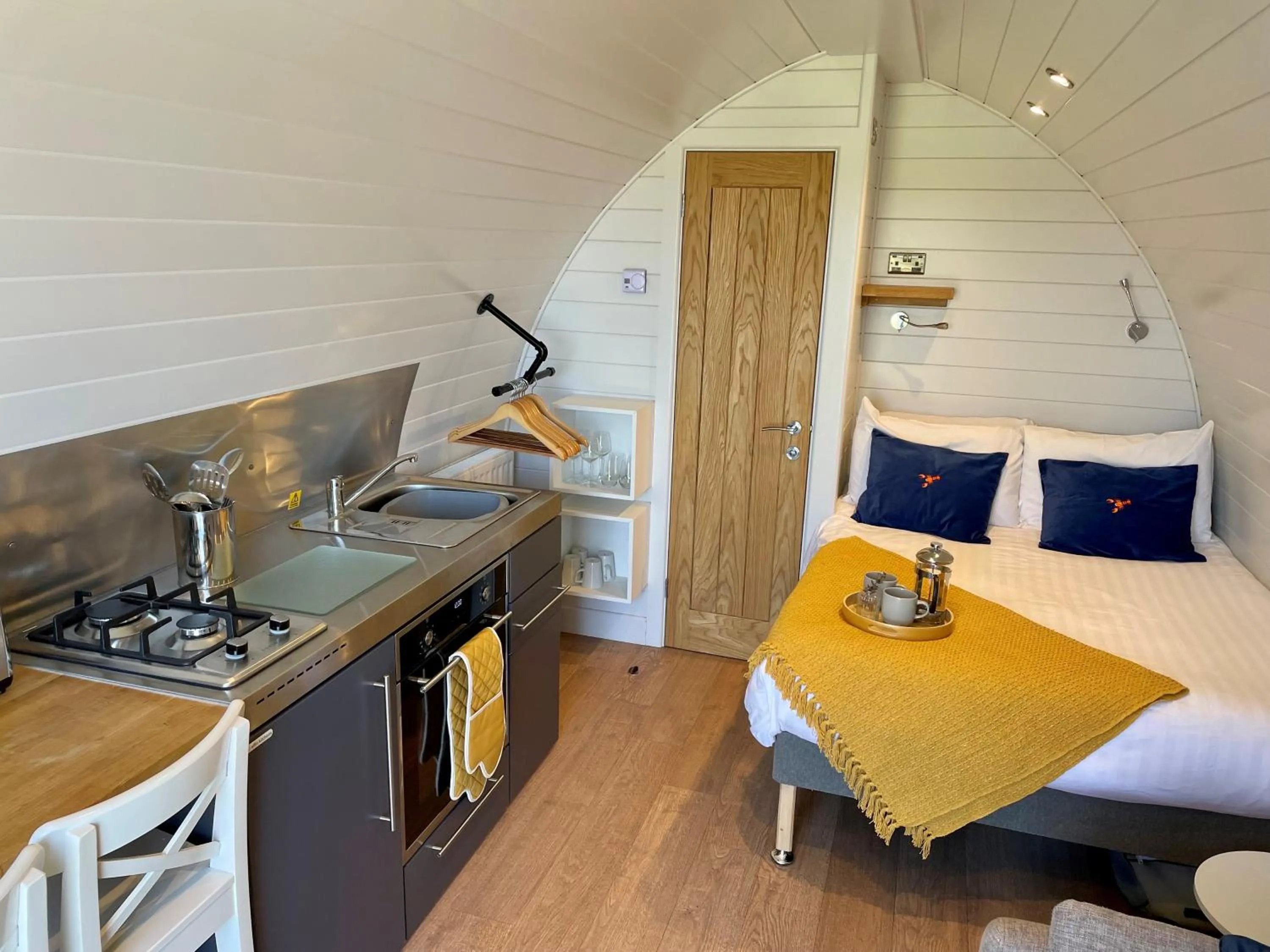 Photo of the whole room, Bed in Pentire Coastal Holiday Park