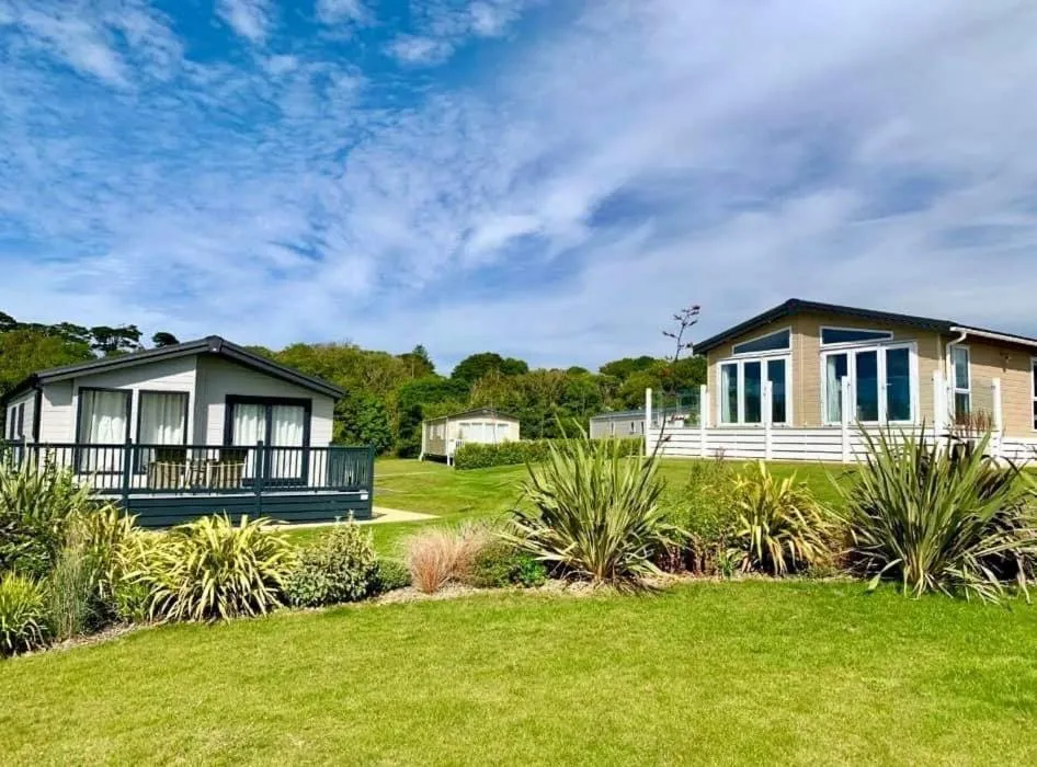 Property building in Pentire Coastal Holiday Park