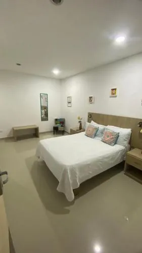 Hotel River City