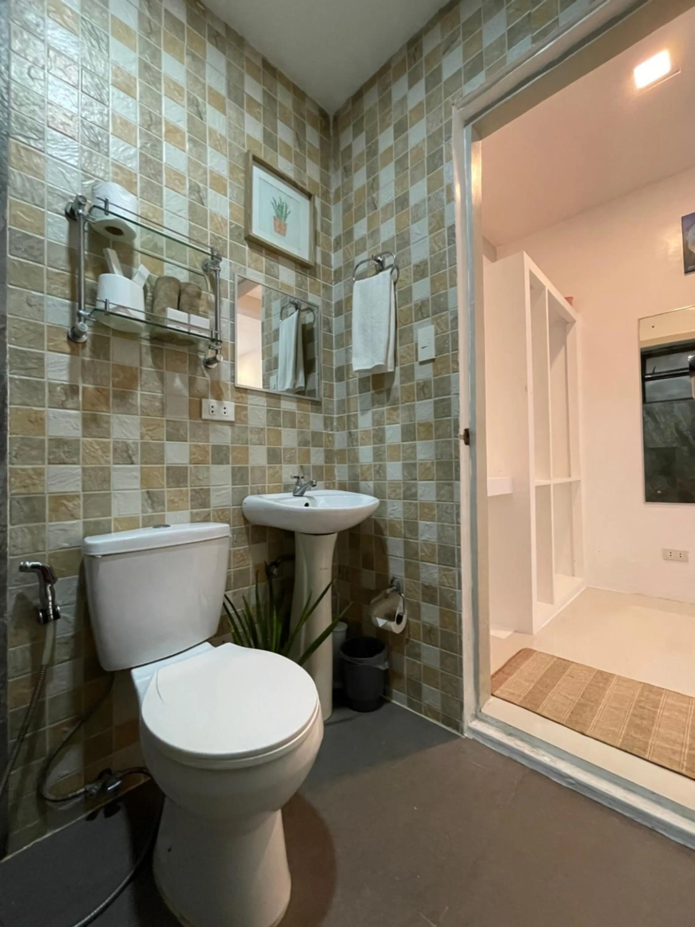 Shower in Everrich Boutique Resort Boracay