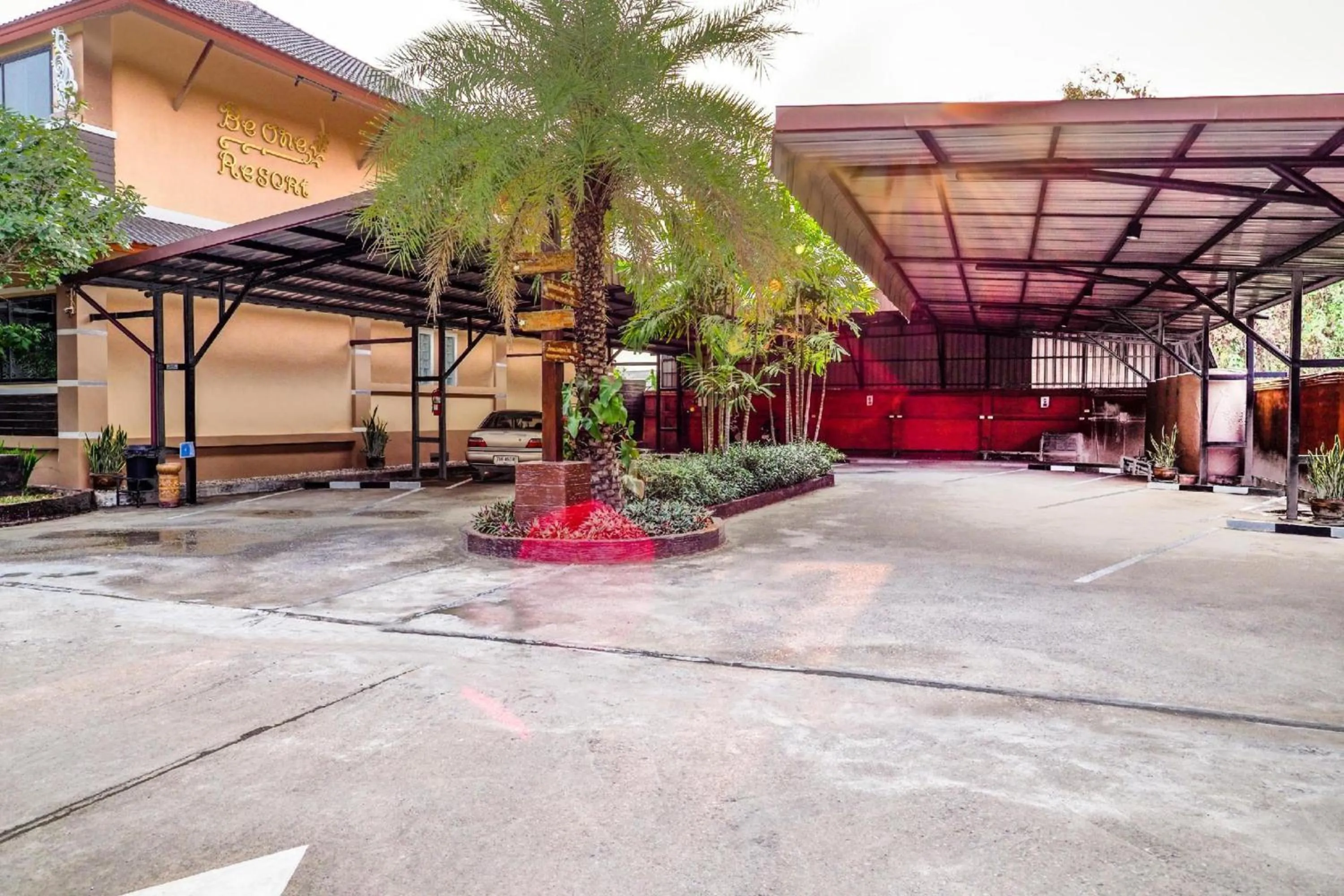 Property building in Capital O 727 Be One Resort