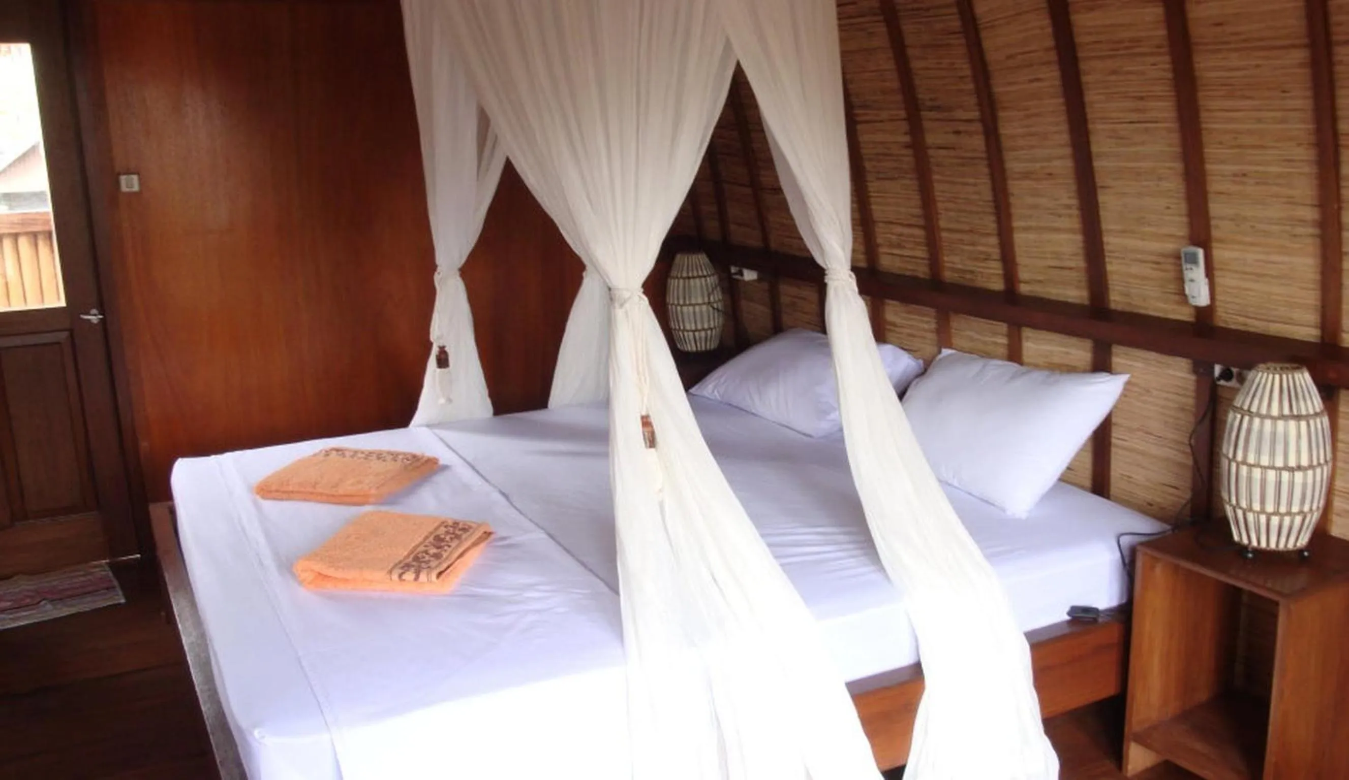 Bedroom, Bed in Mango Dive & Bungalow