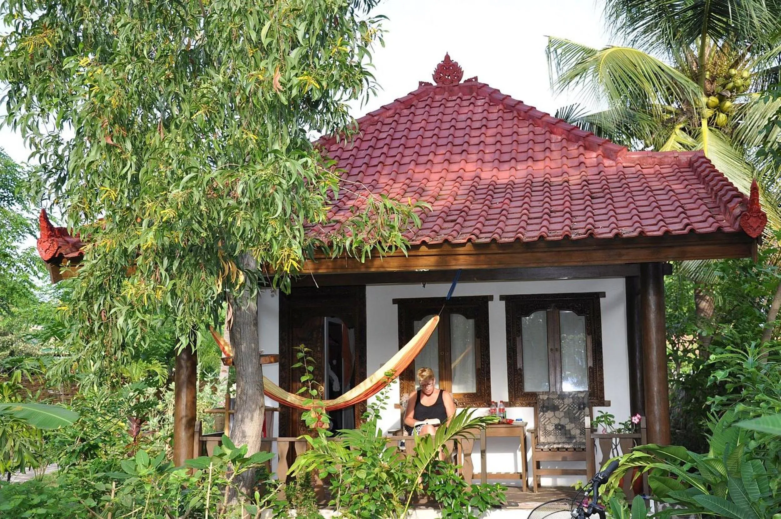 Facade/entrance in Mango Dive & Bungalow