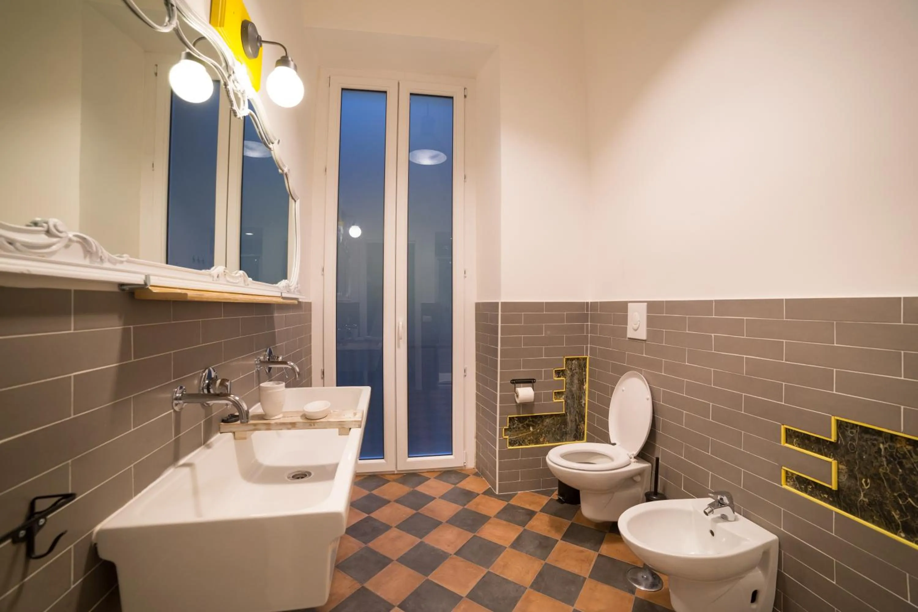 Bathroom in The Foria House by House In Naples