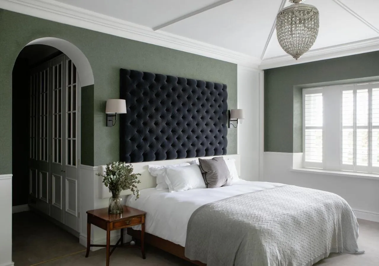 Bed in Cliff at Lyons