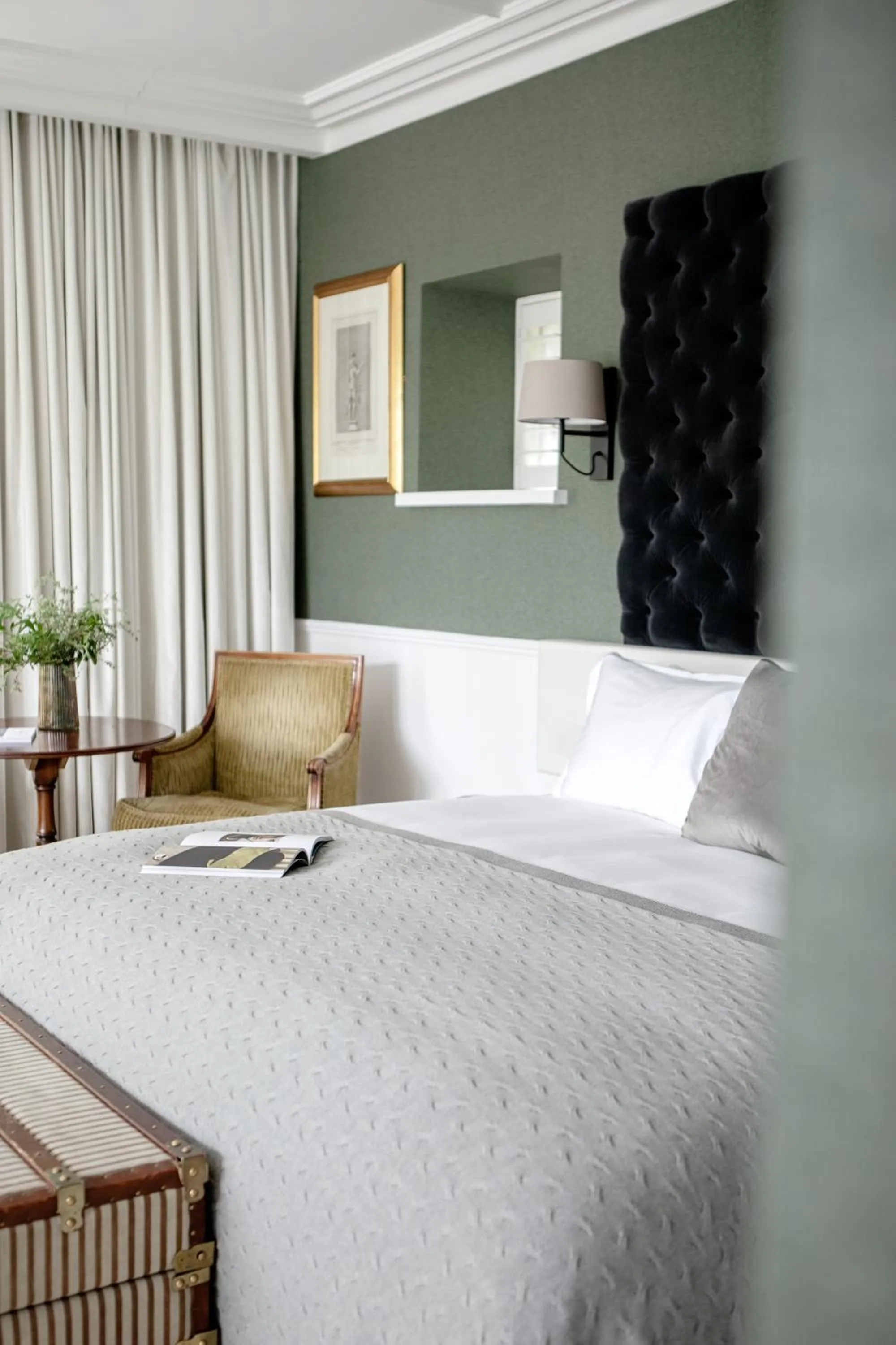 Bedroom, Bed in Cliff at Lyons