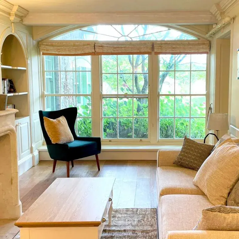 Turret's Cottage in Cliff at Lyons Turret's Cottage in Cliff at Lyons