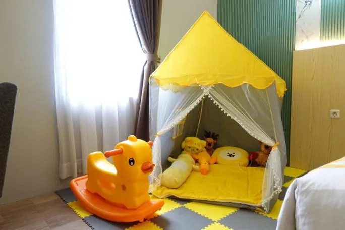 Game Room, Bed in Grand Kangen Hotel Urip Sumoharjo