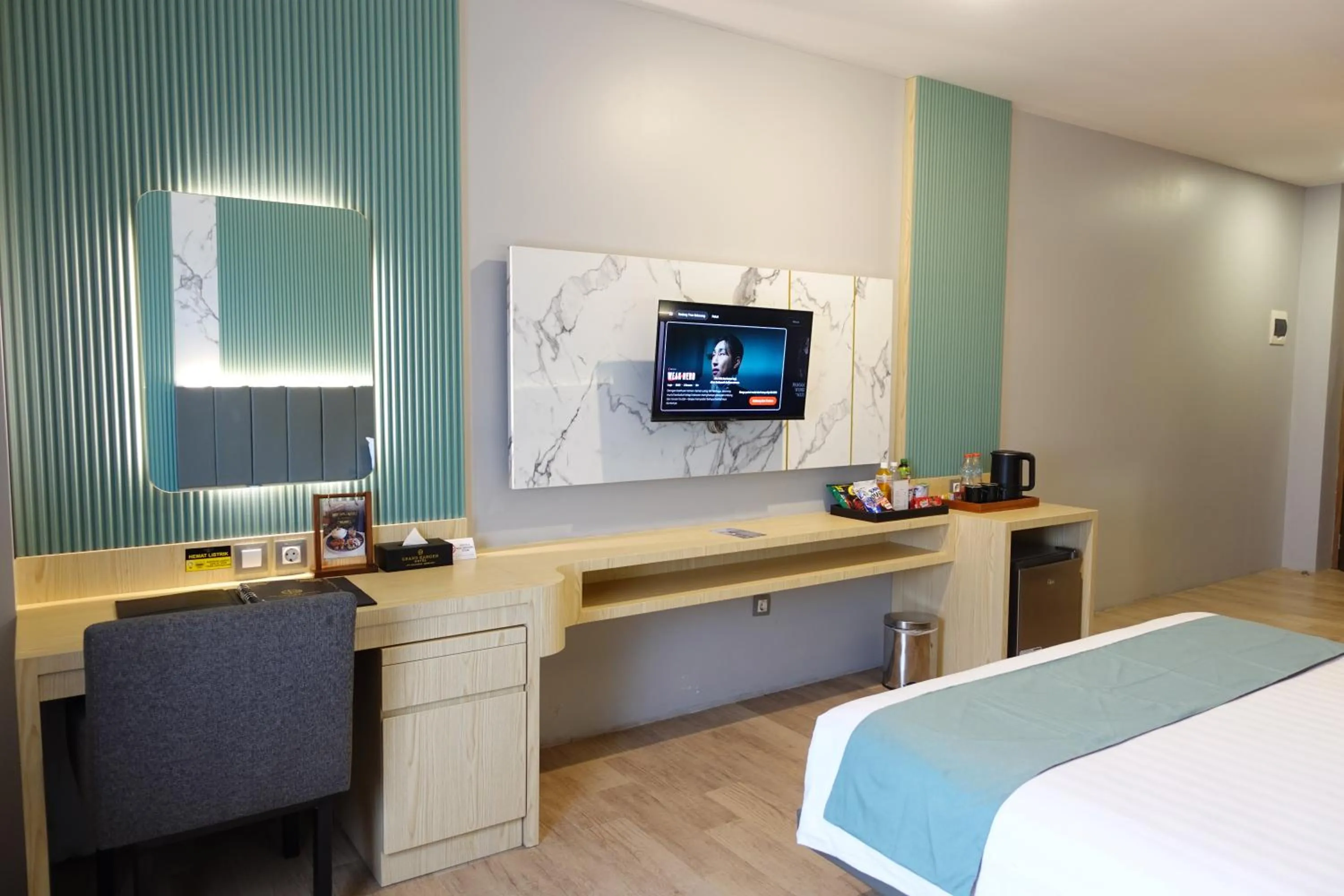 Bedroom, Bed in Grand Kangen Hotel Urip Sumoharjo