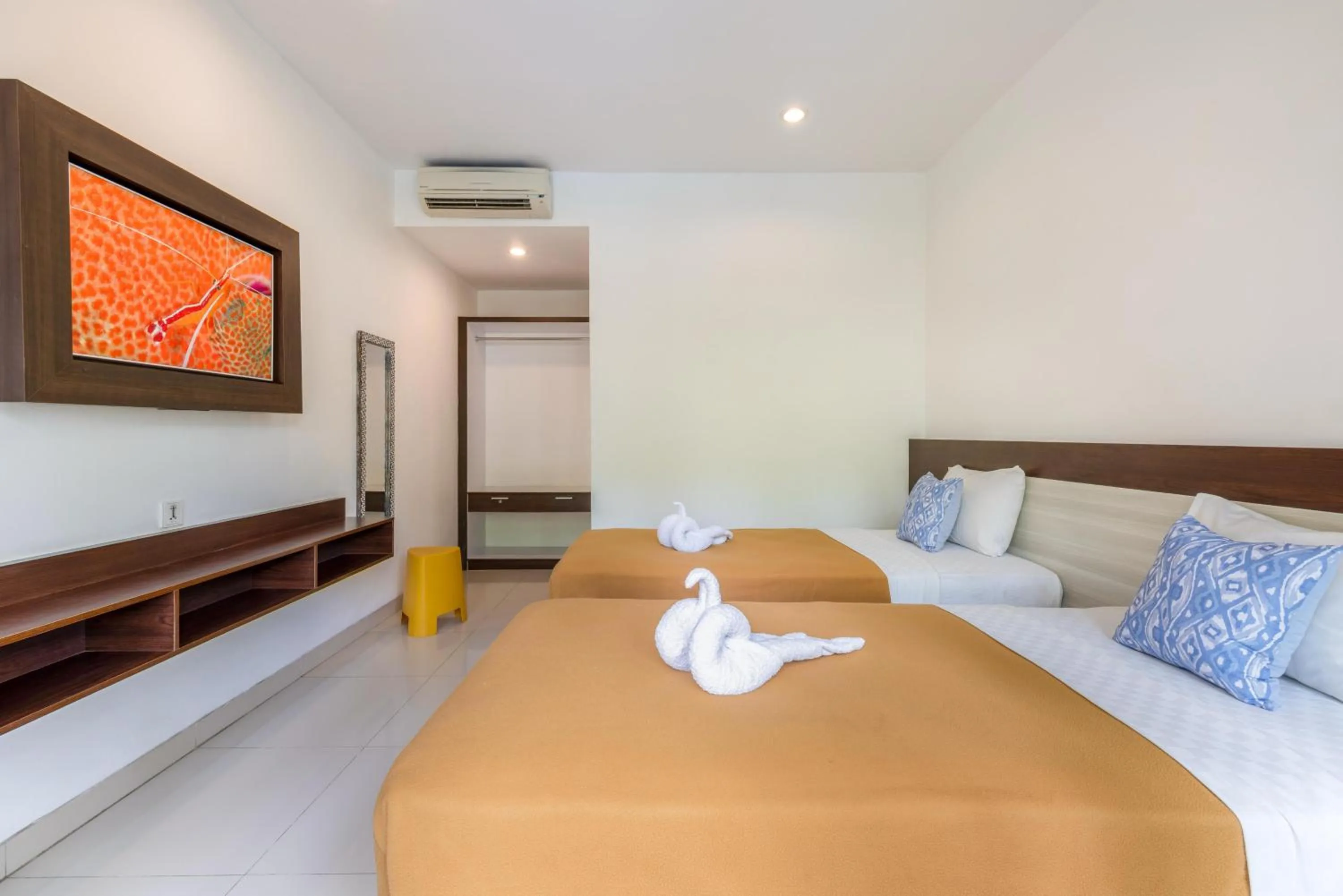 Bed in Dewi Villa Padangbai Hotel