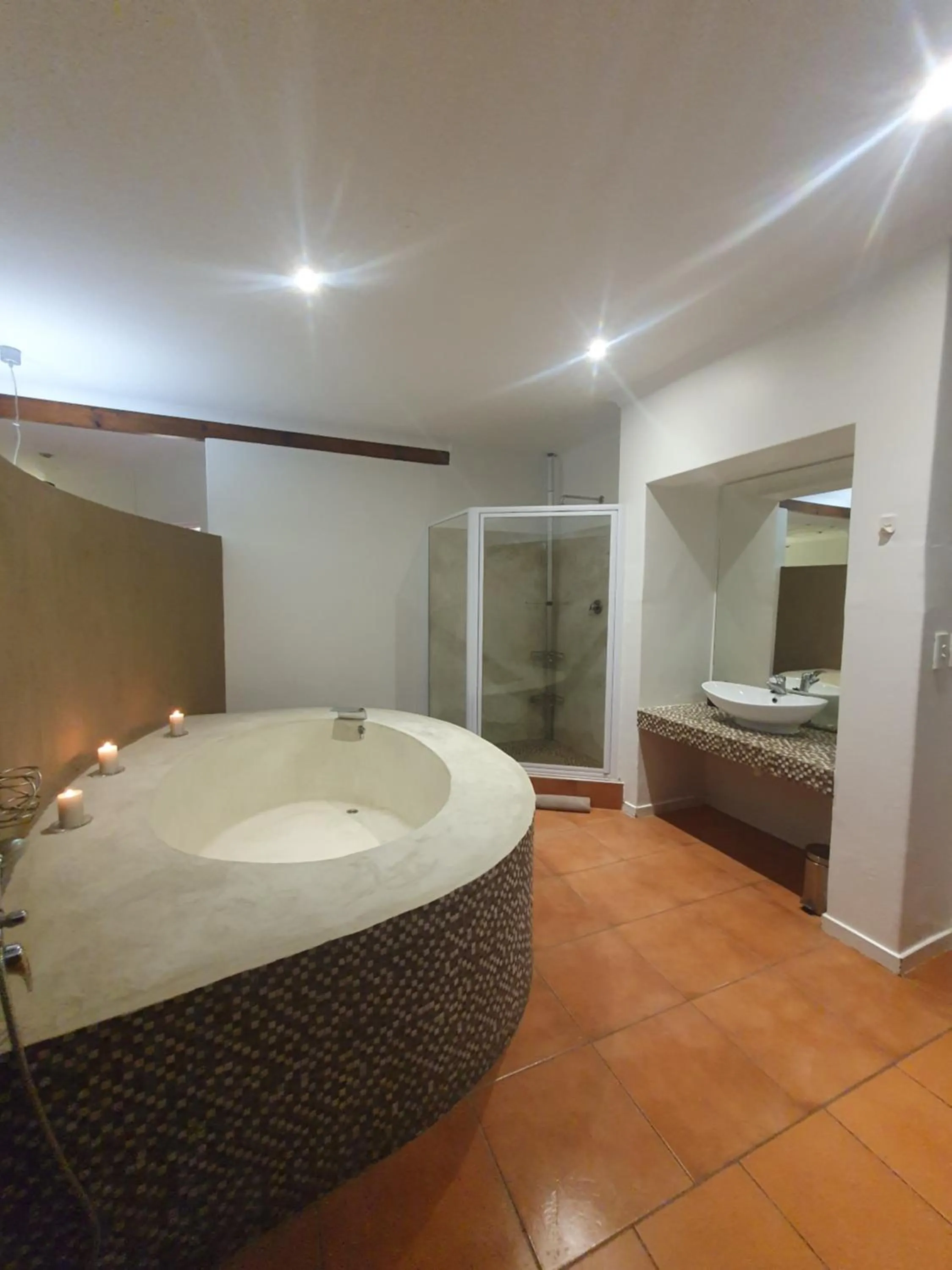 Bathroom in Langholm Hotel