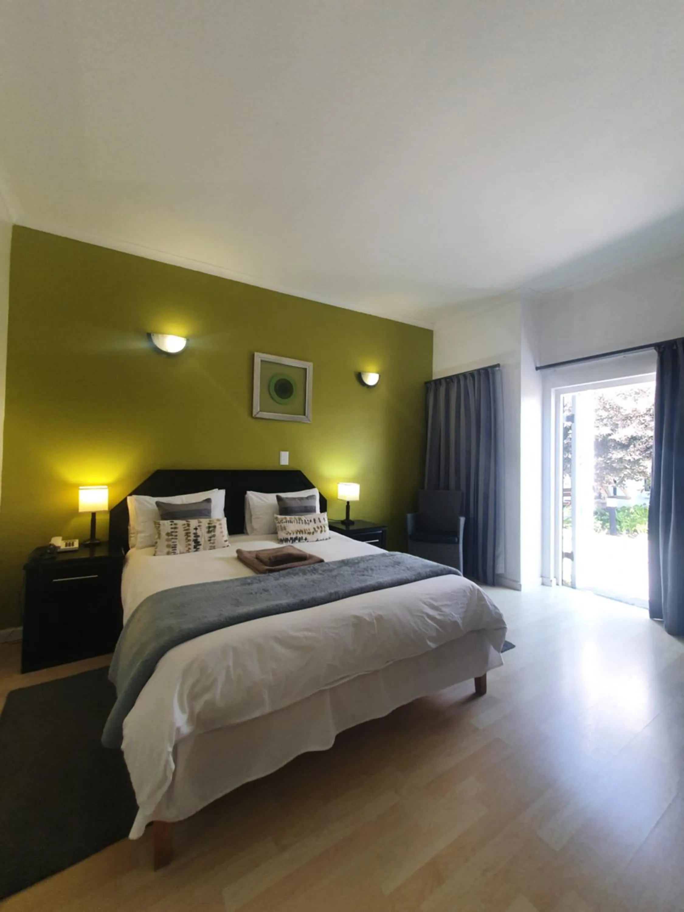 Photo of the whole room in Langholm Hotel