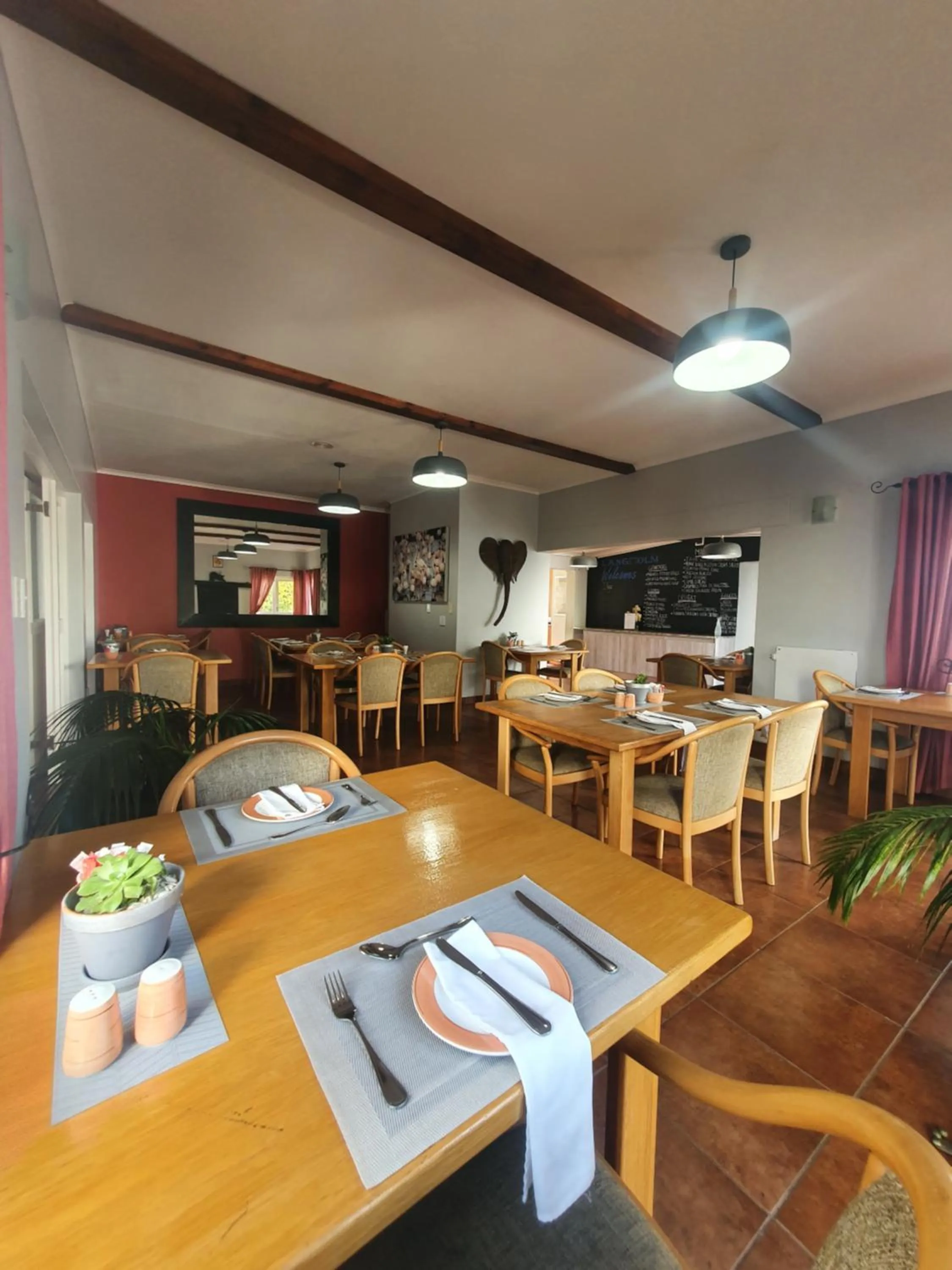 Dining area in Langholm Hotel