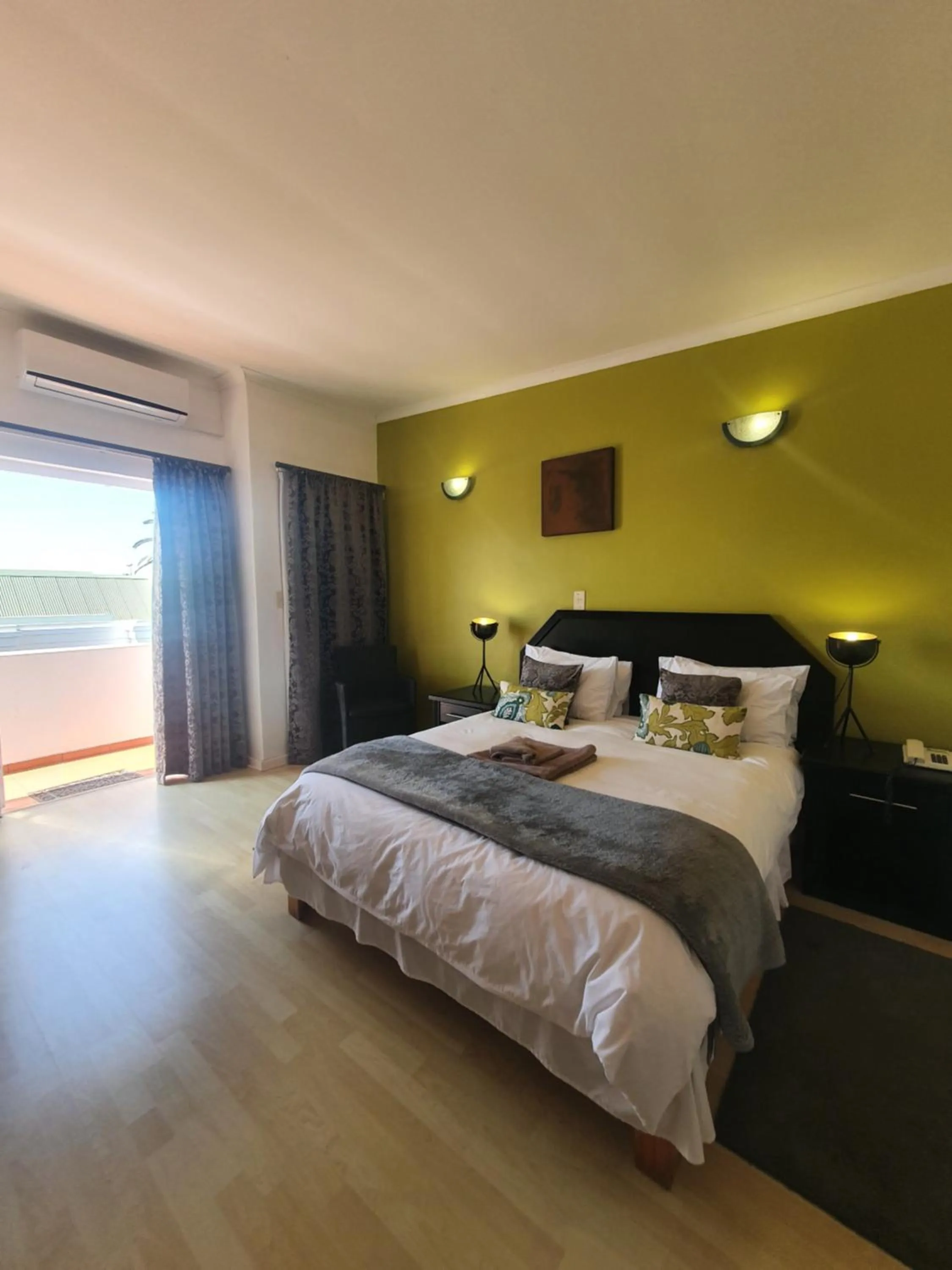 Photo of the whole room in Langholm Hotel