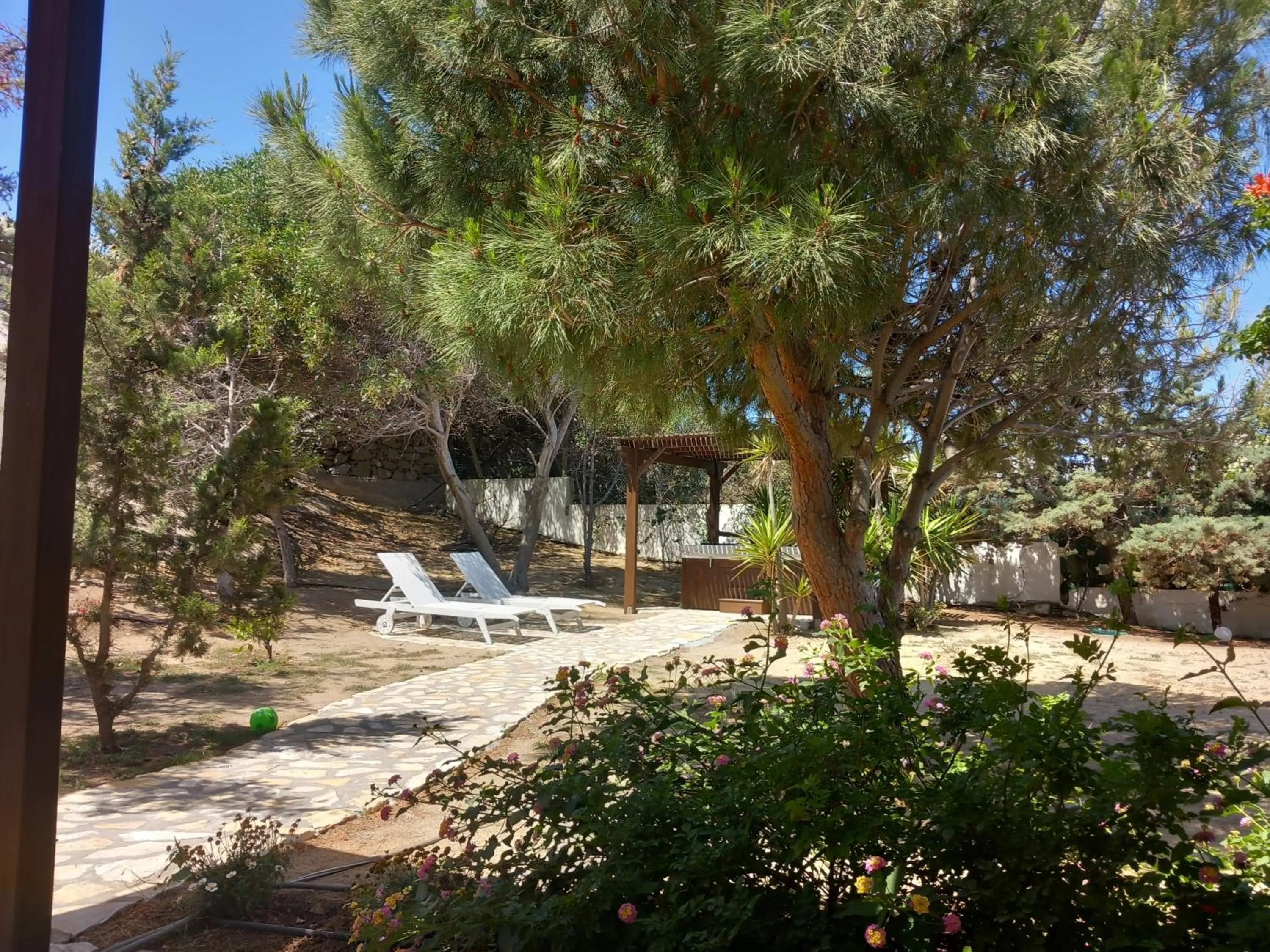 Garden in Kedros Villas