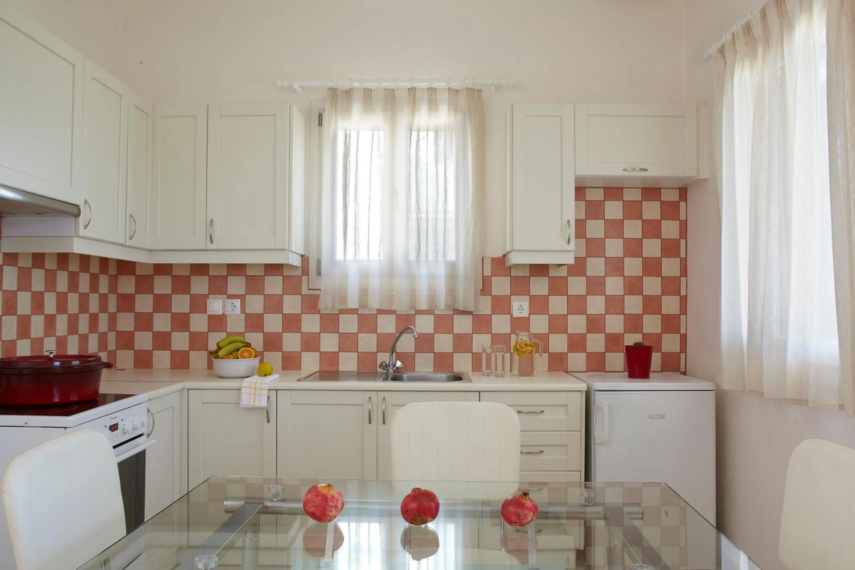 Kitchen or kitchenette in Kedros Villas