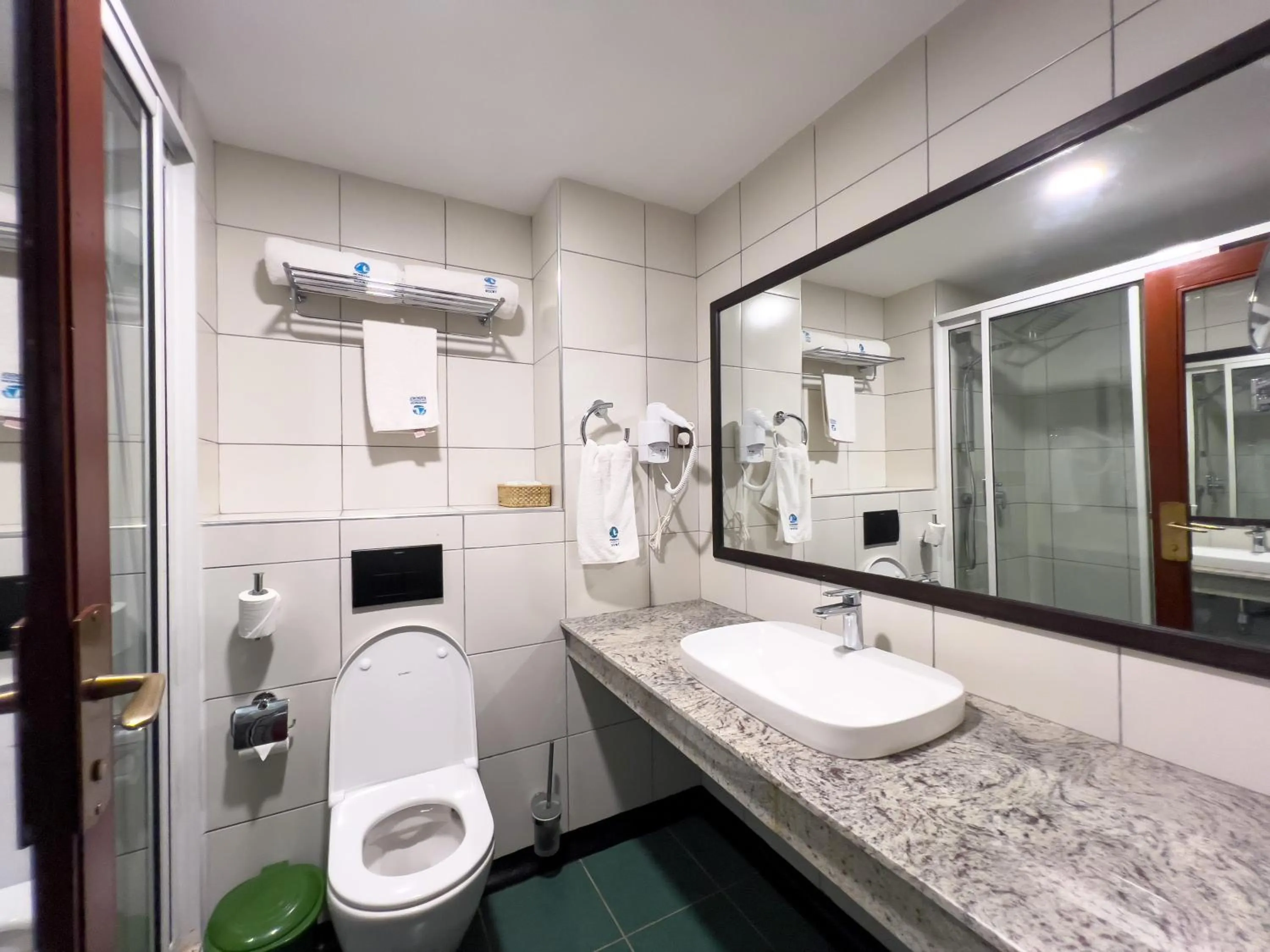 Bathroom in Mombasa Continental Resort