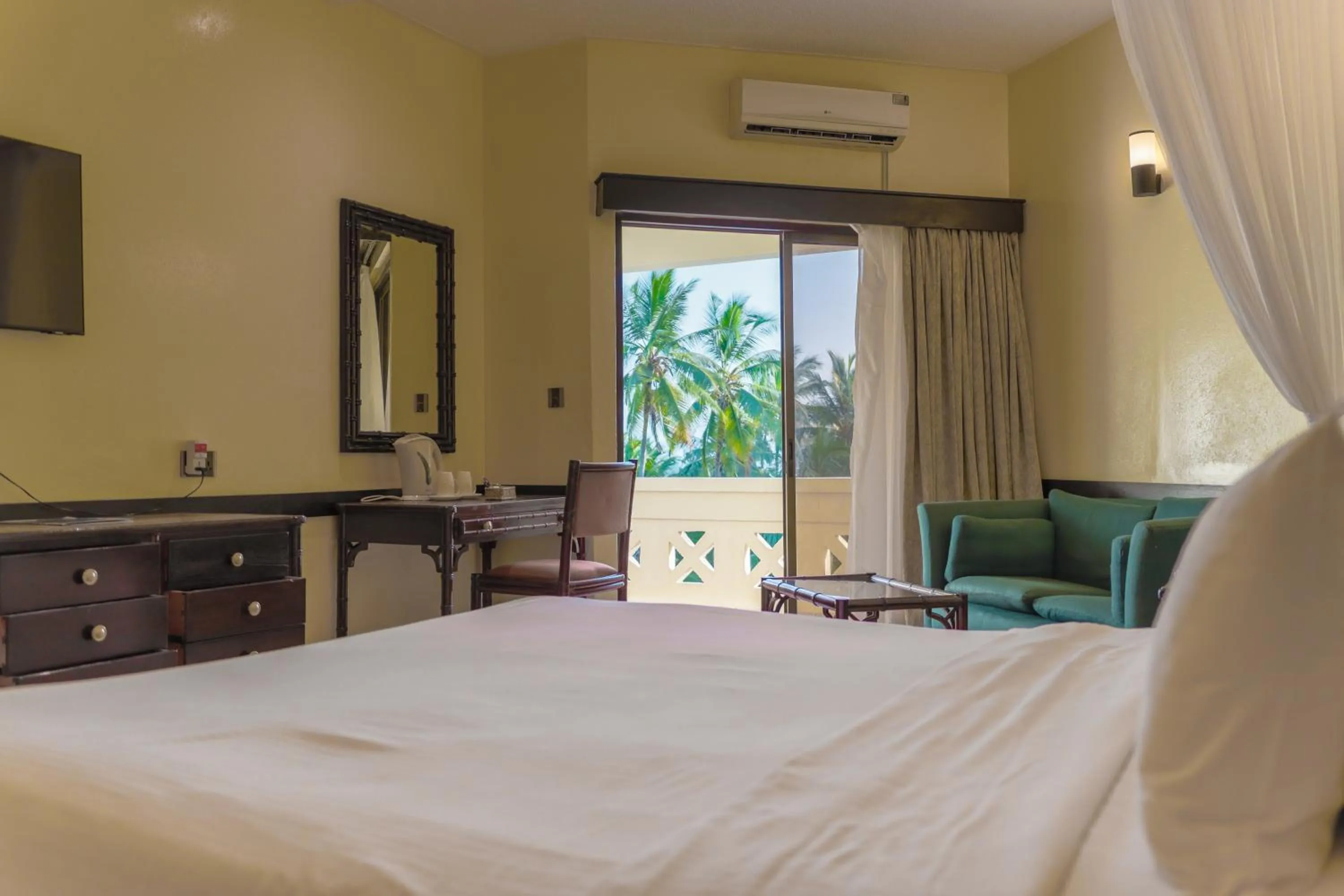 Standard Double Room - single occupancy in Mombasa Continental Resort