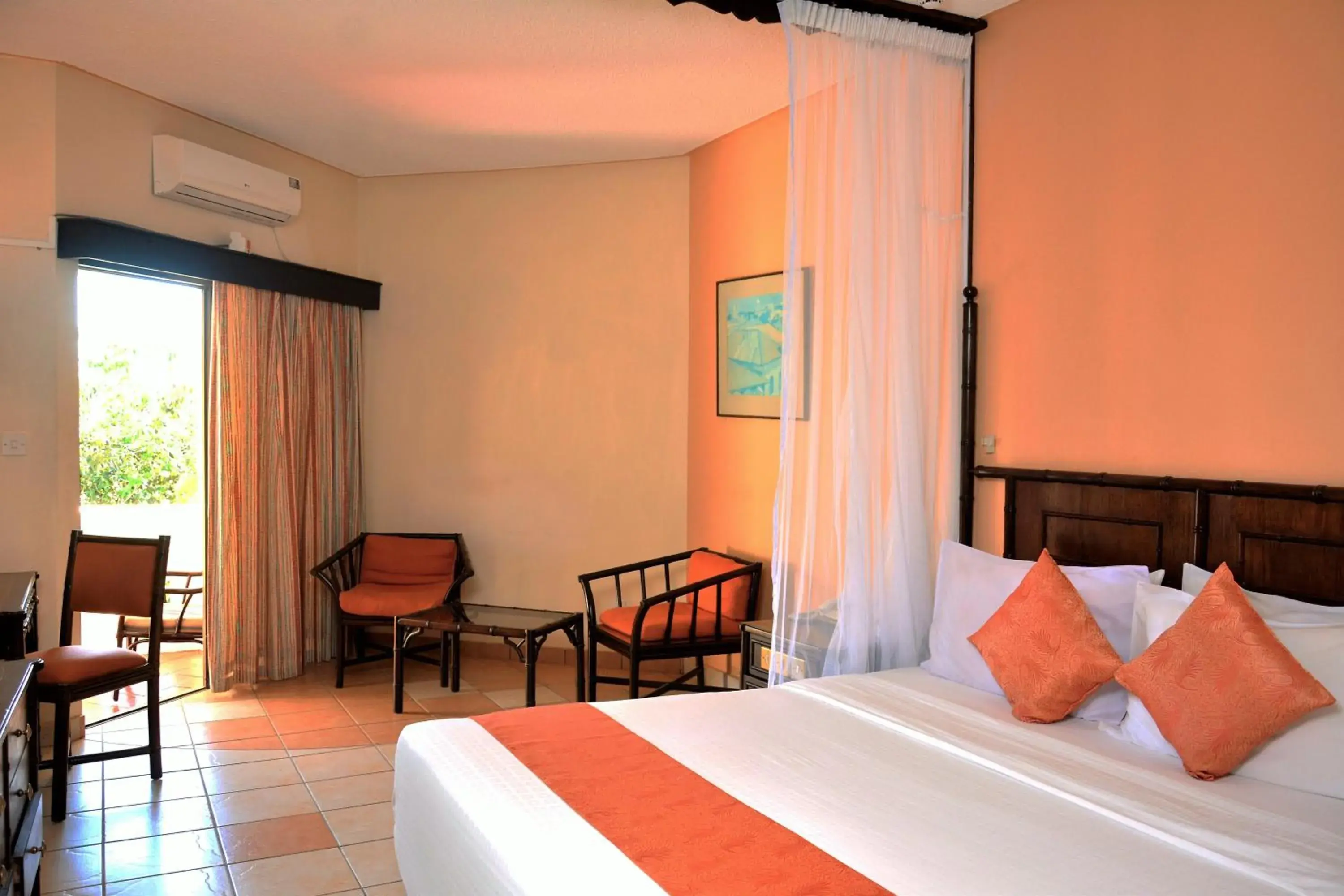 Bedroom, Bed in Mombasa Continental Resort Bedroom, Bed in Mombasa Continental Resort