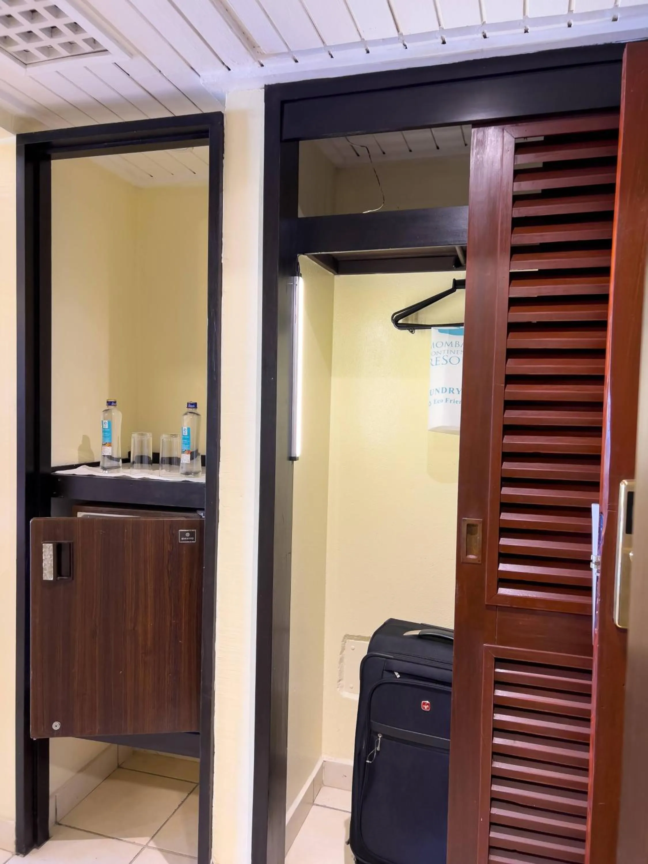 wardrobe in Mombasa Continental Resort