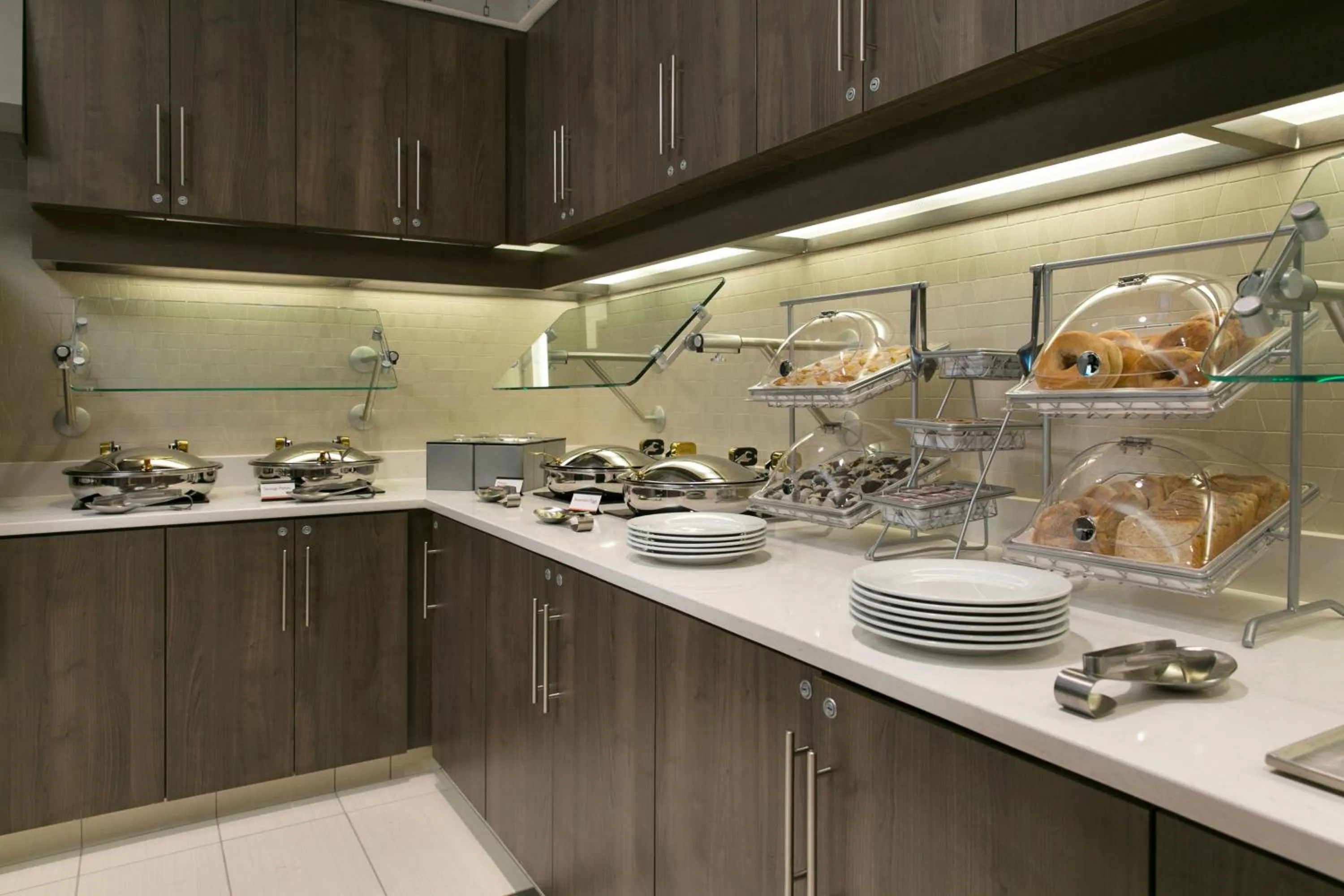 Breakfast in Residence Inn by Marriott Kansas City at The Legends