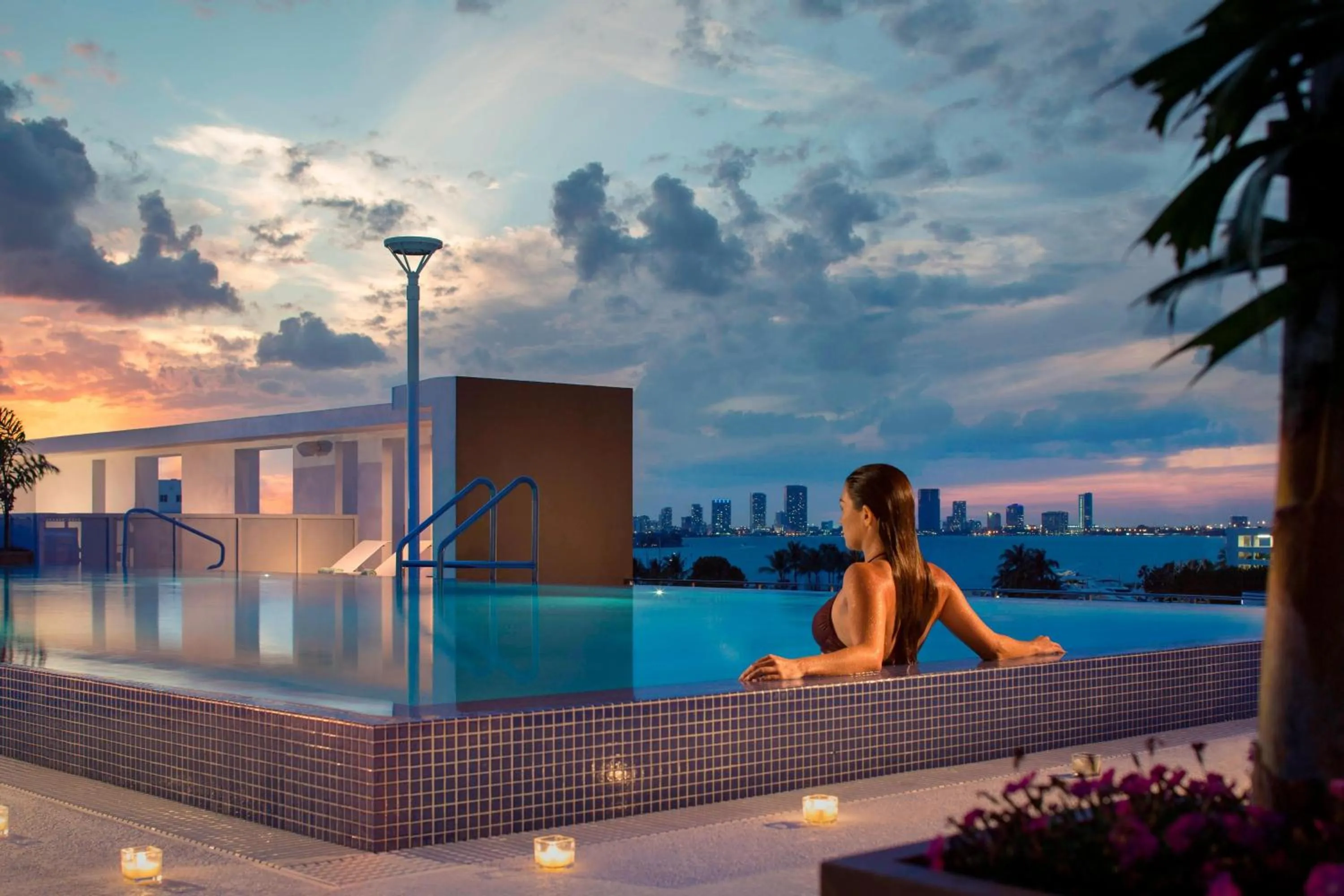 Swimming pool in Residence Inn by Marriott Miami Beach South Beach