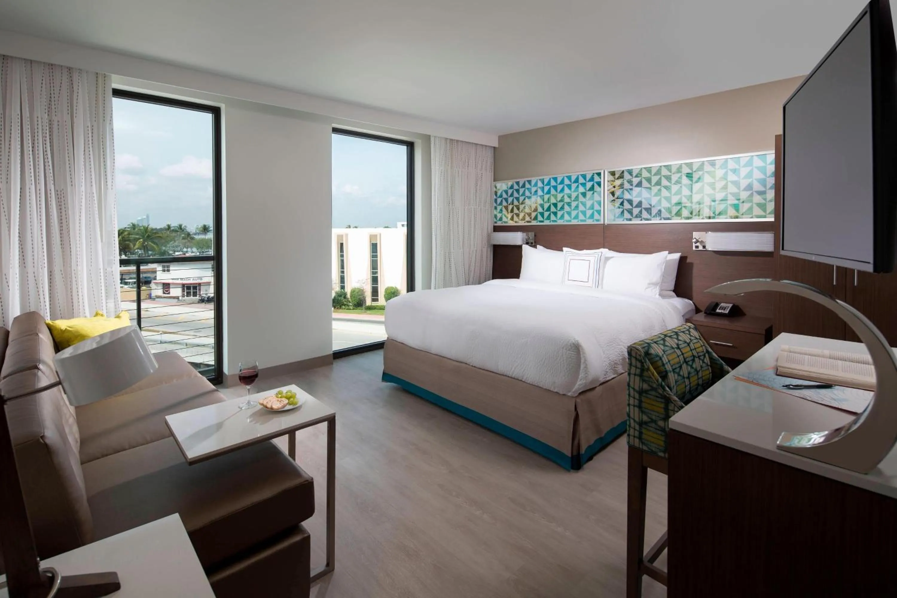 Photo of the whole room, Bed in Residence Inn by Marriott Miami Beach South Beach