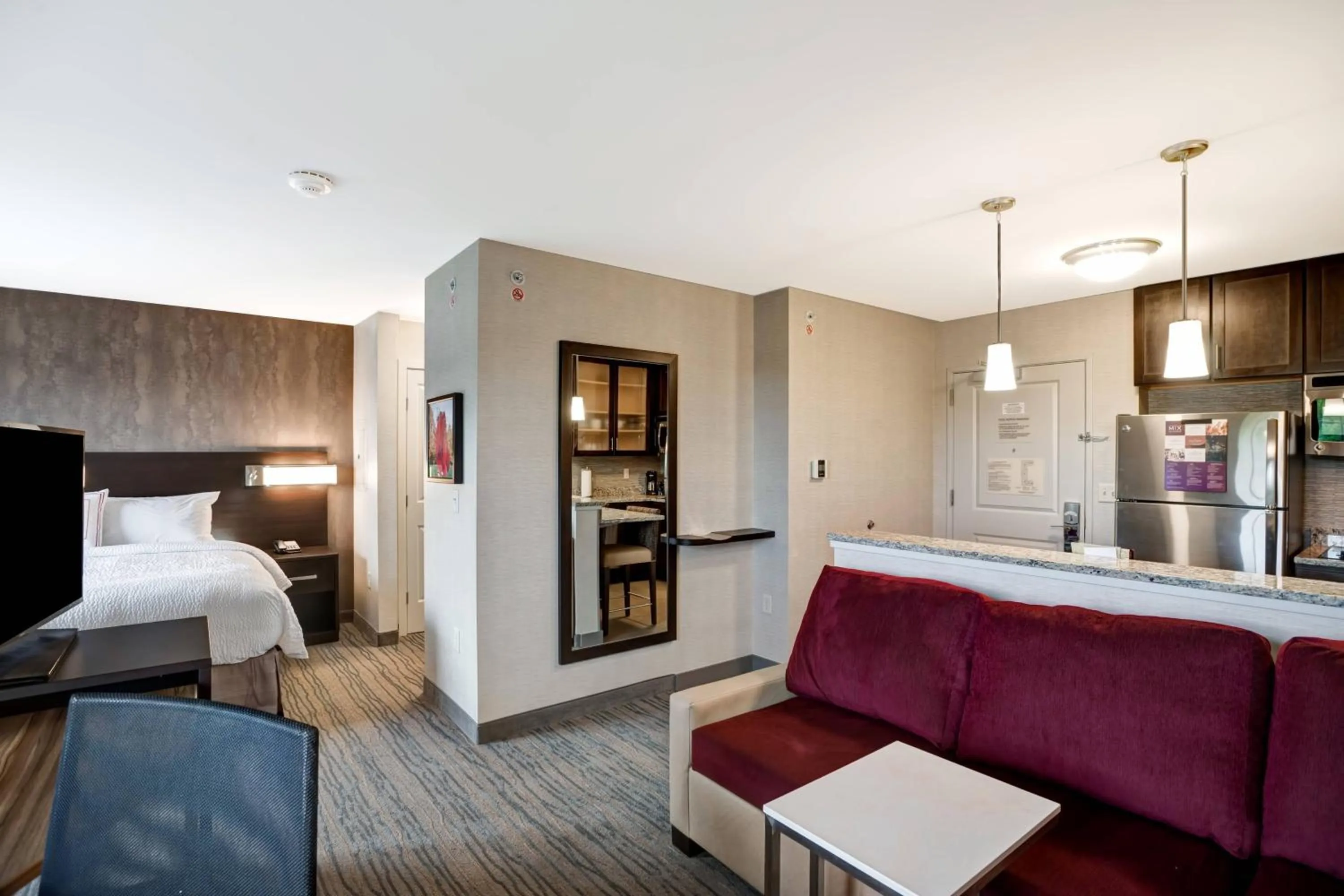 Photo of the whole room, Bed in Residence Inn by Marriott Hamilton