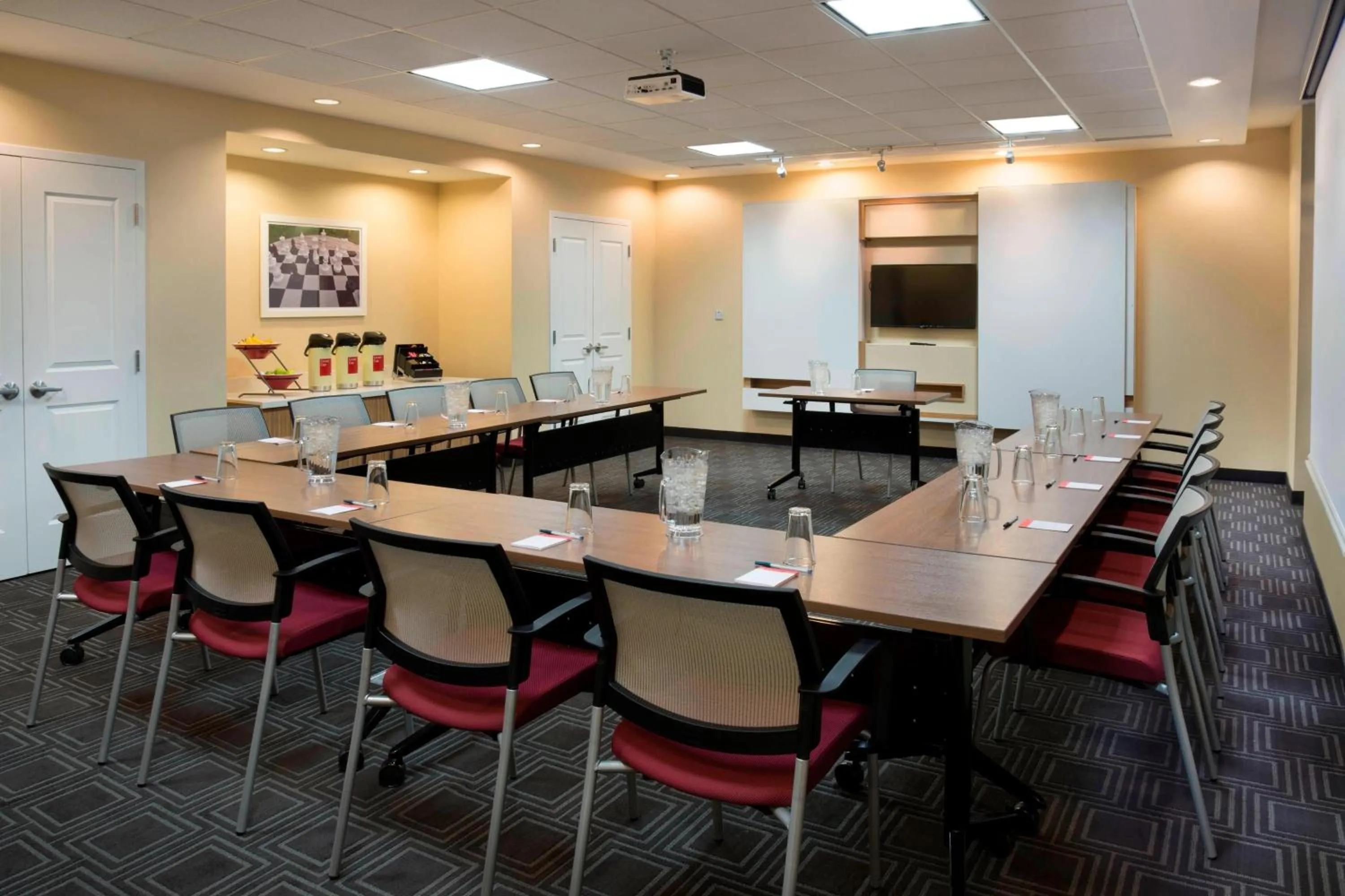 Meeting/conference room in TownePlace Suites by Marriott Ottawa Kanata