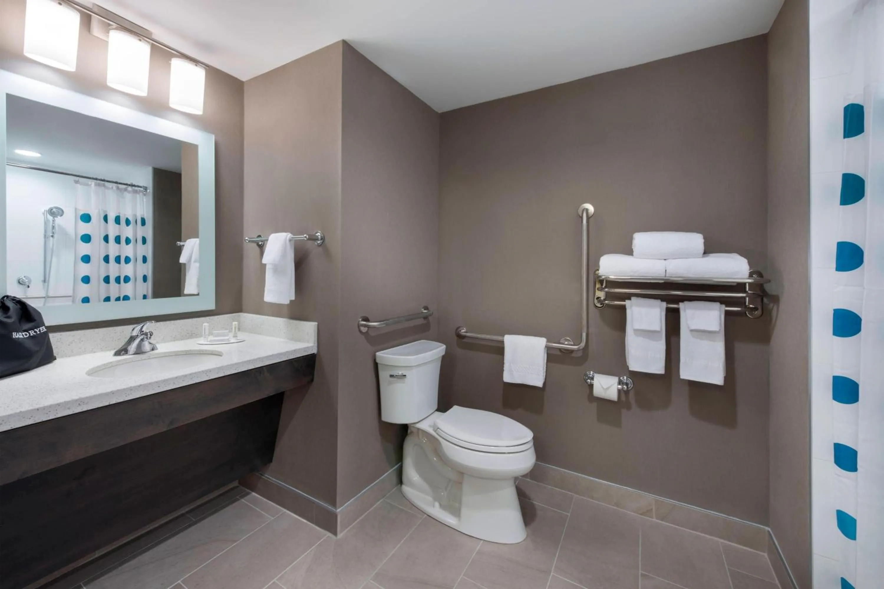 Bathroom in TownePlace Suites by Marriott Ottawa Kanata