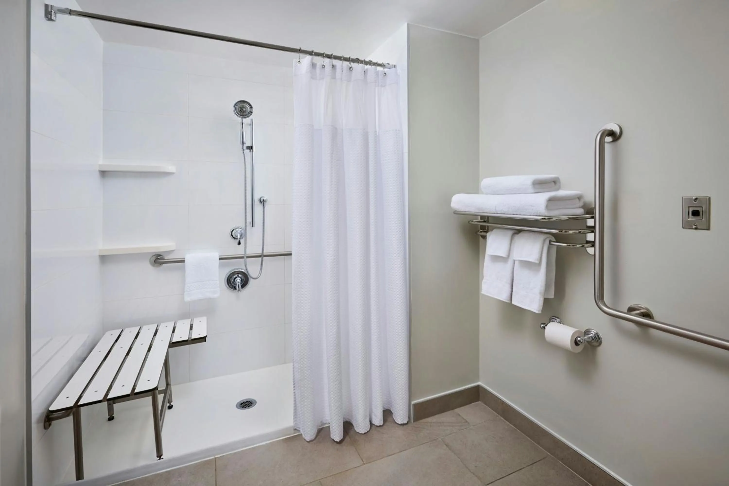 Bathroom in TownePlace Suites by Marriott Ottawa Kanata