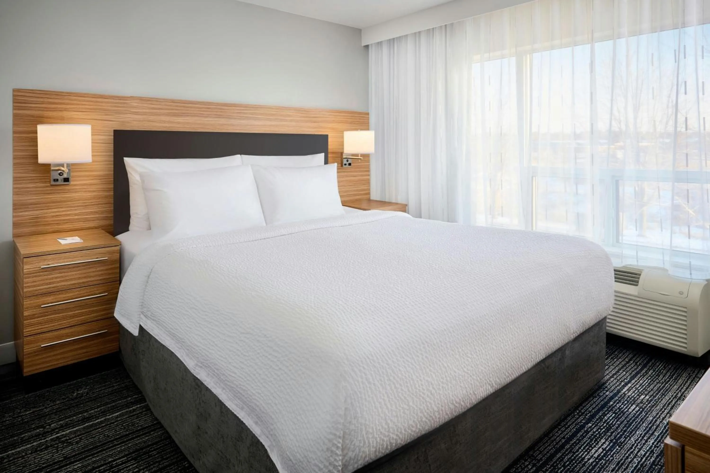 Bedroom, Bed in TownePlace Suites by Marriott Ottawa Kanata