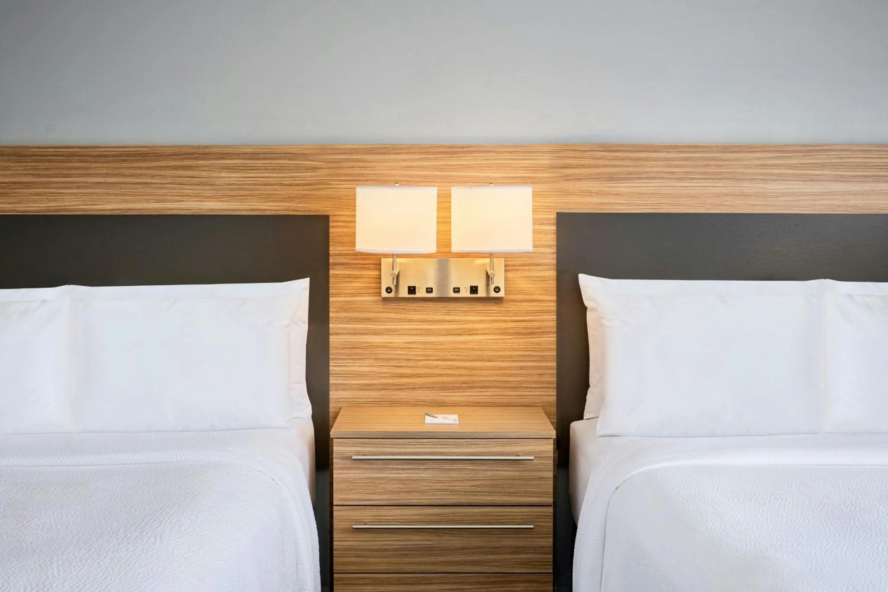 Photo of the whole room, Bed in TownePlace Suites by Marriott Ottawa Kanata