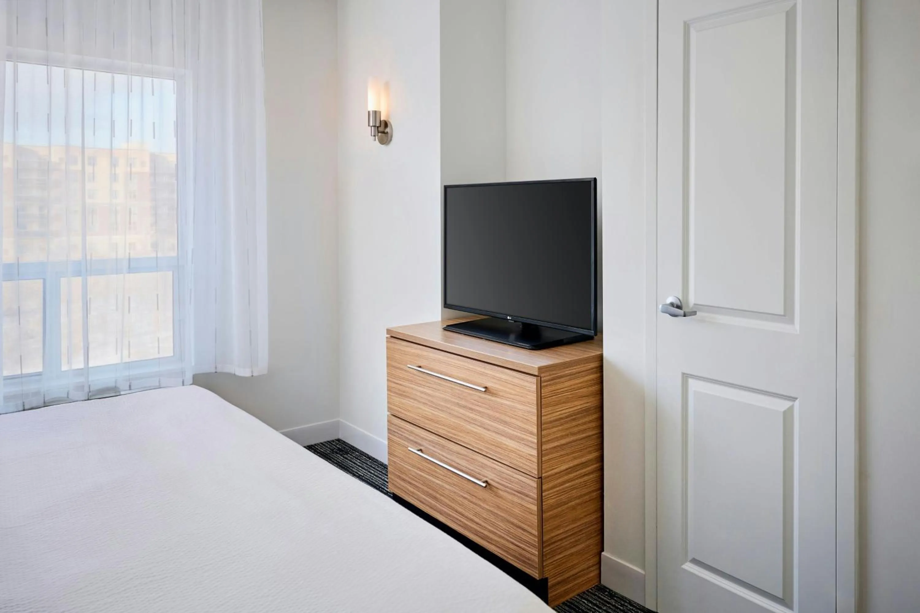 Bedroom, Bed in TownePlace Suites by Marriott Ottawa Kanata