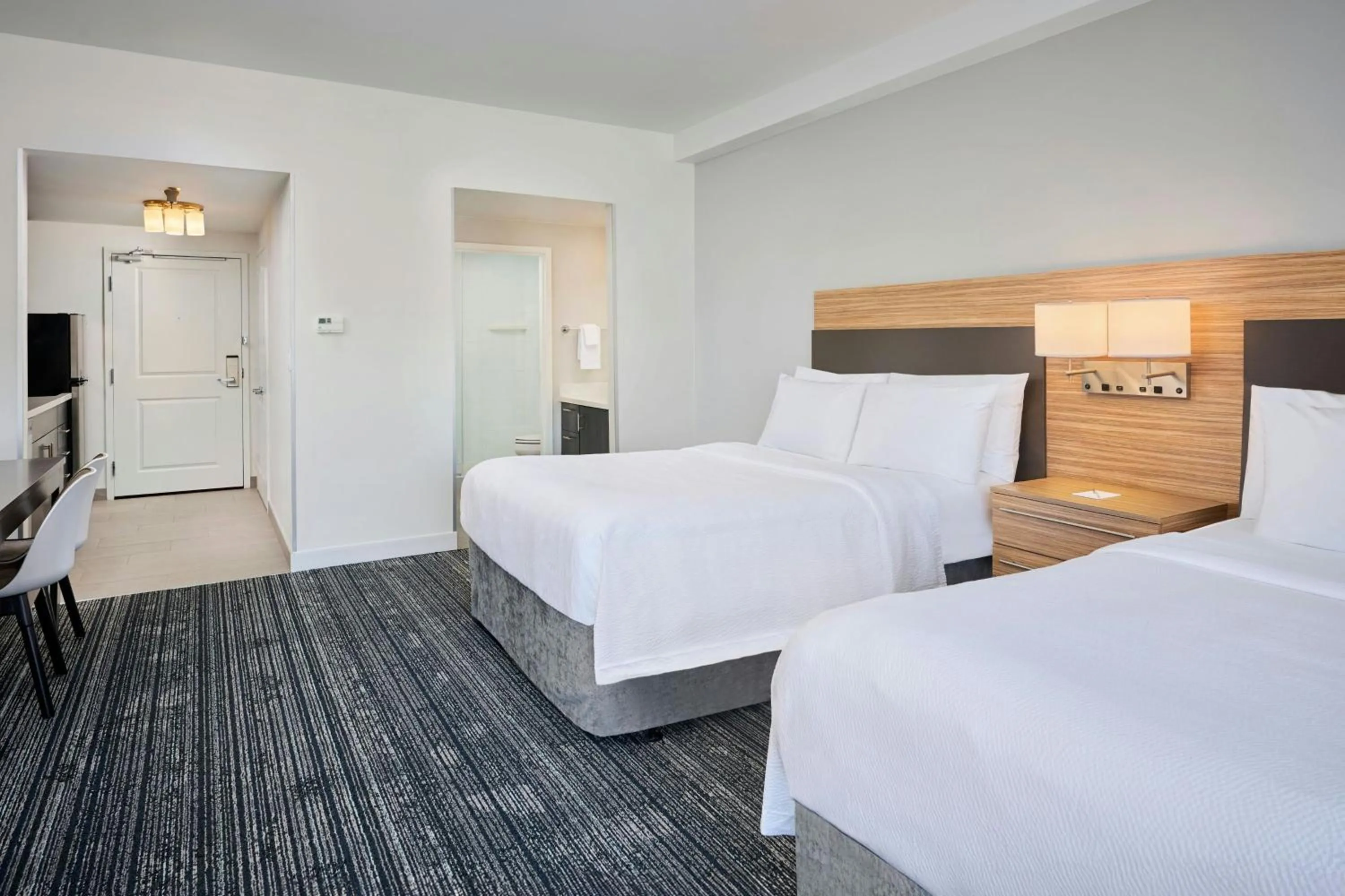 Kitchen or kitchenette, Bed in TownePlace Suites by Marriott Ottawa Kanata
