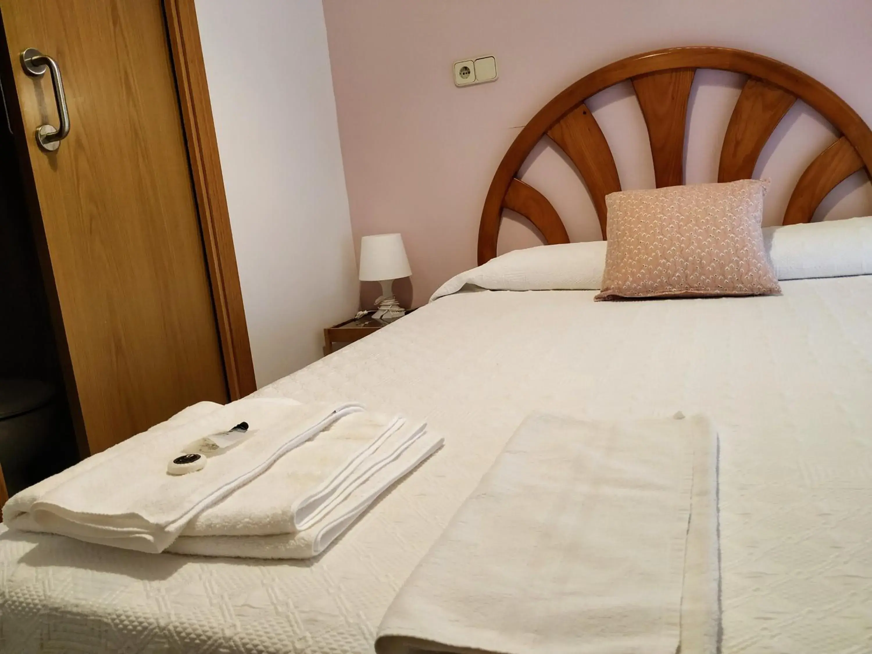 Single Room in Hostal Abitum Madrid Single Room in Hostal Abitum Madrid