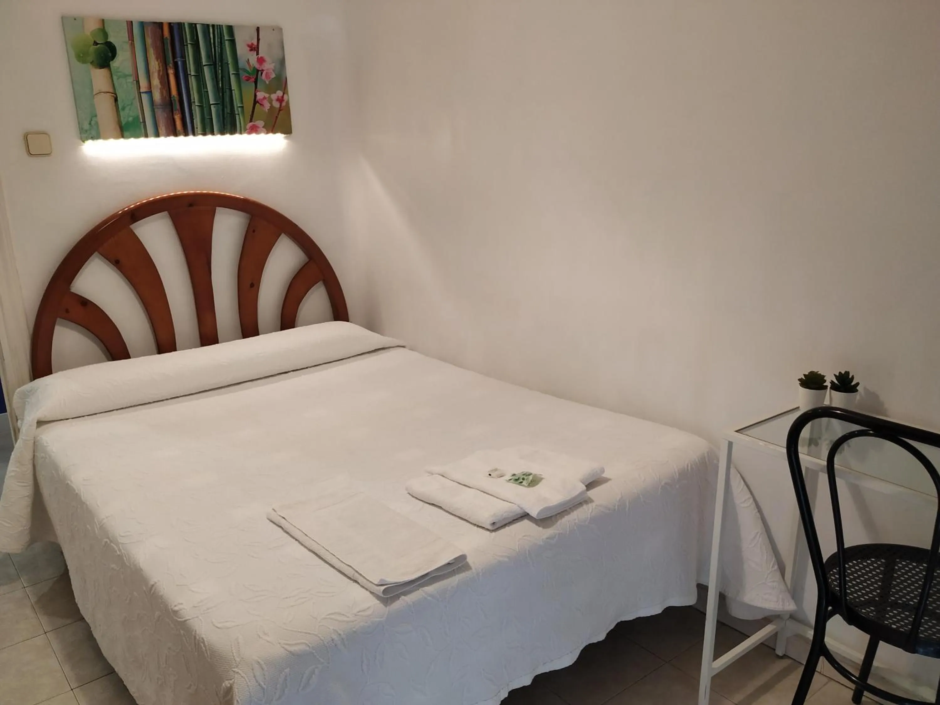 Bed in Hostal Abitum Madrid