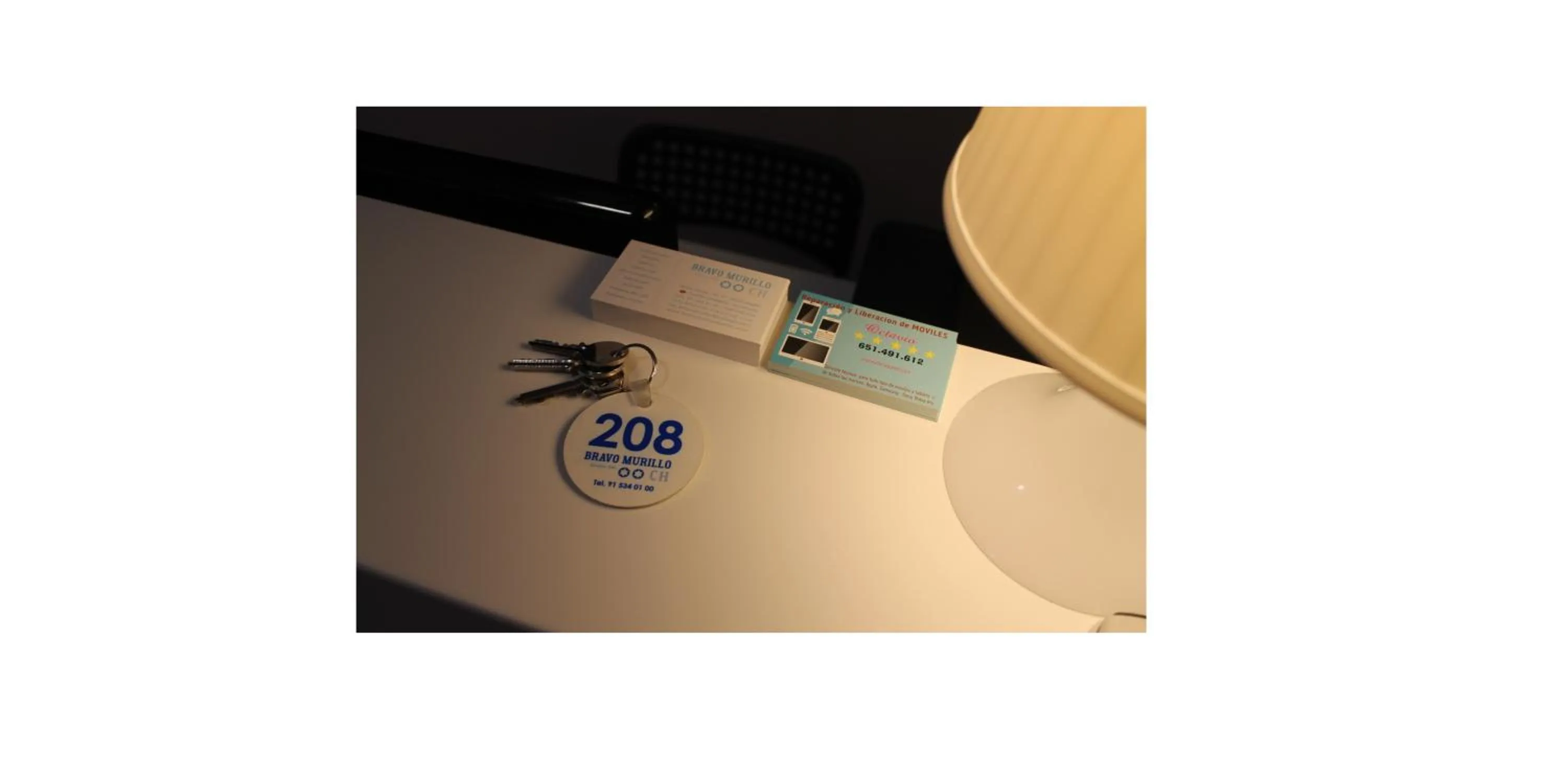 Logo/Certificate/Sign in Hostal Abitum Madrid