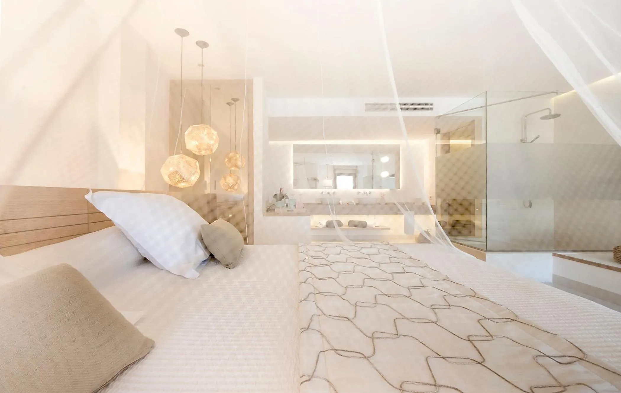 Bathroom, Bed in Gatzara Suites Santa Gertrudis