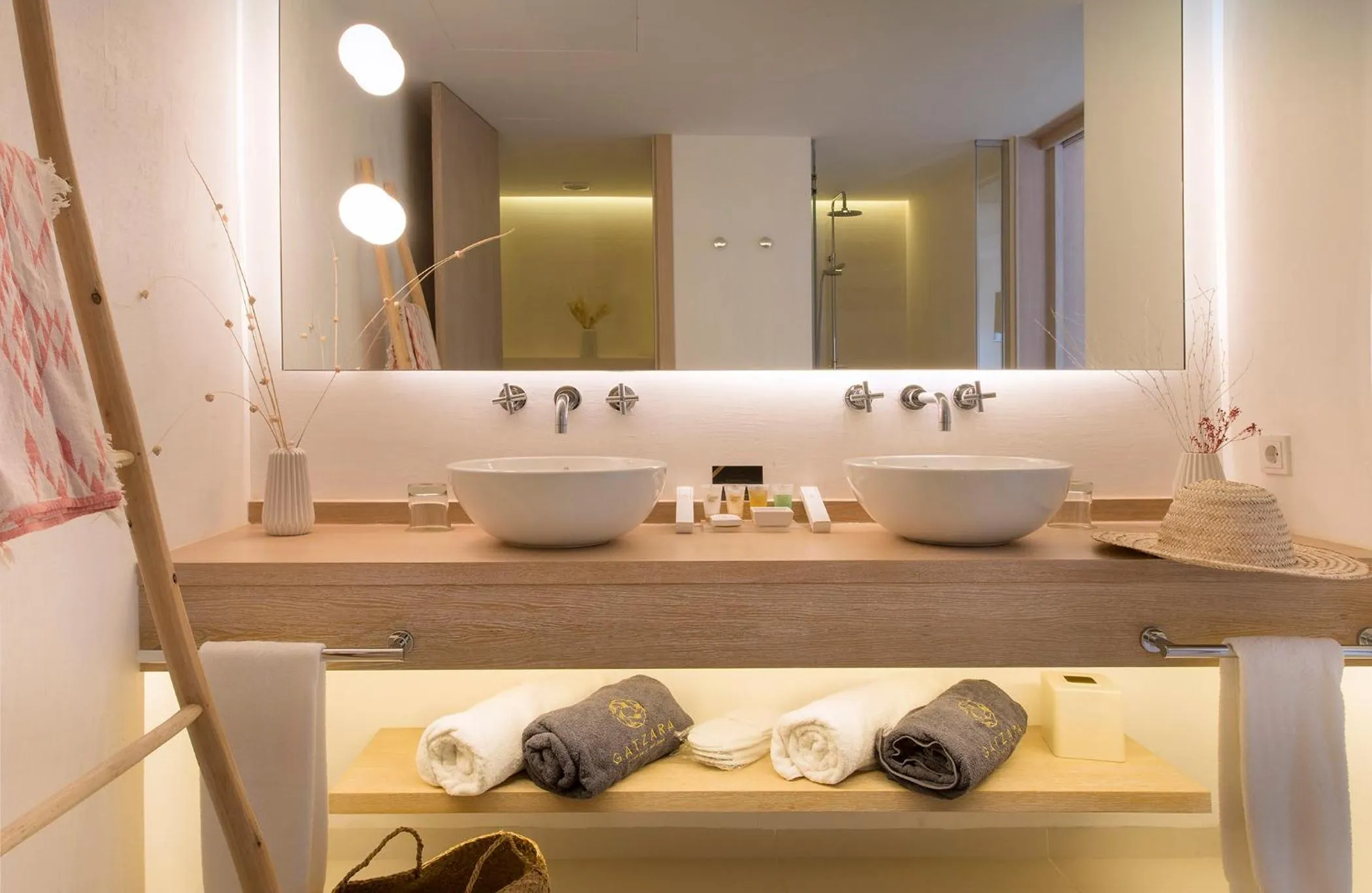 Bathroom in Gatzara Suites Santa Gertrudis