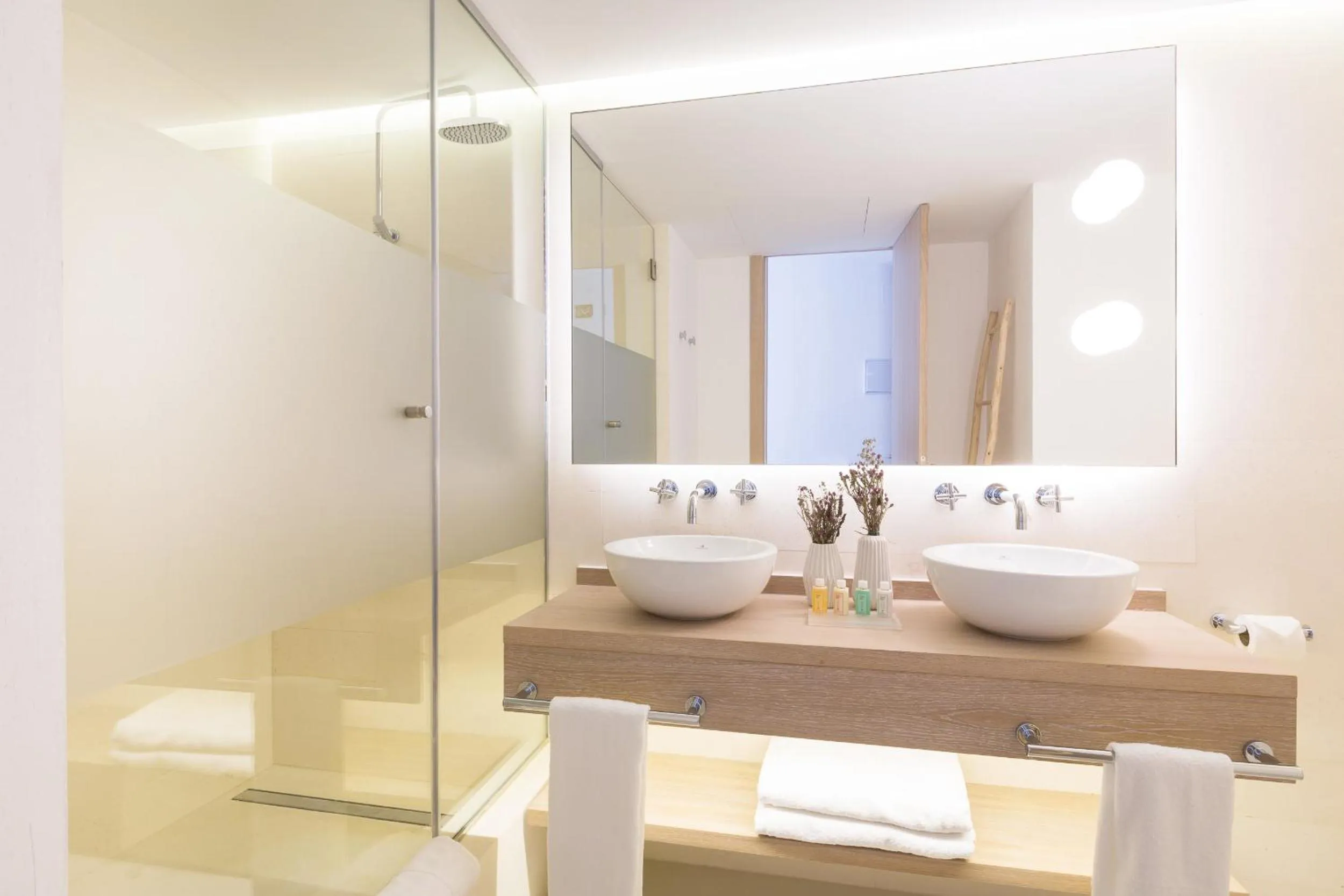 Bathroom in Gatzara Suites Santa Gertrudis