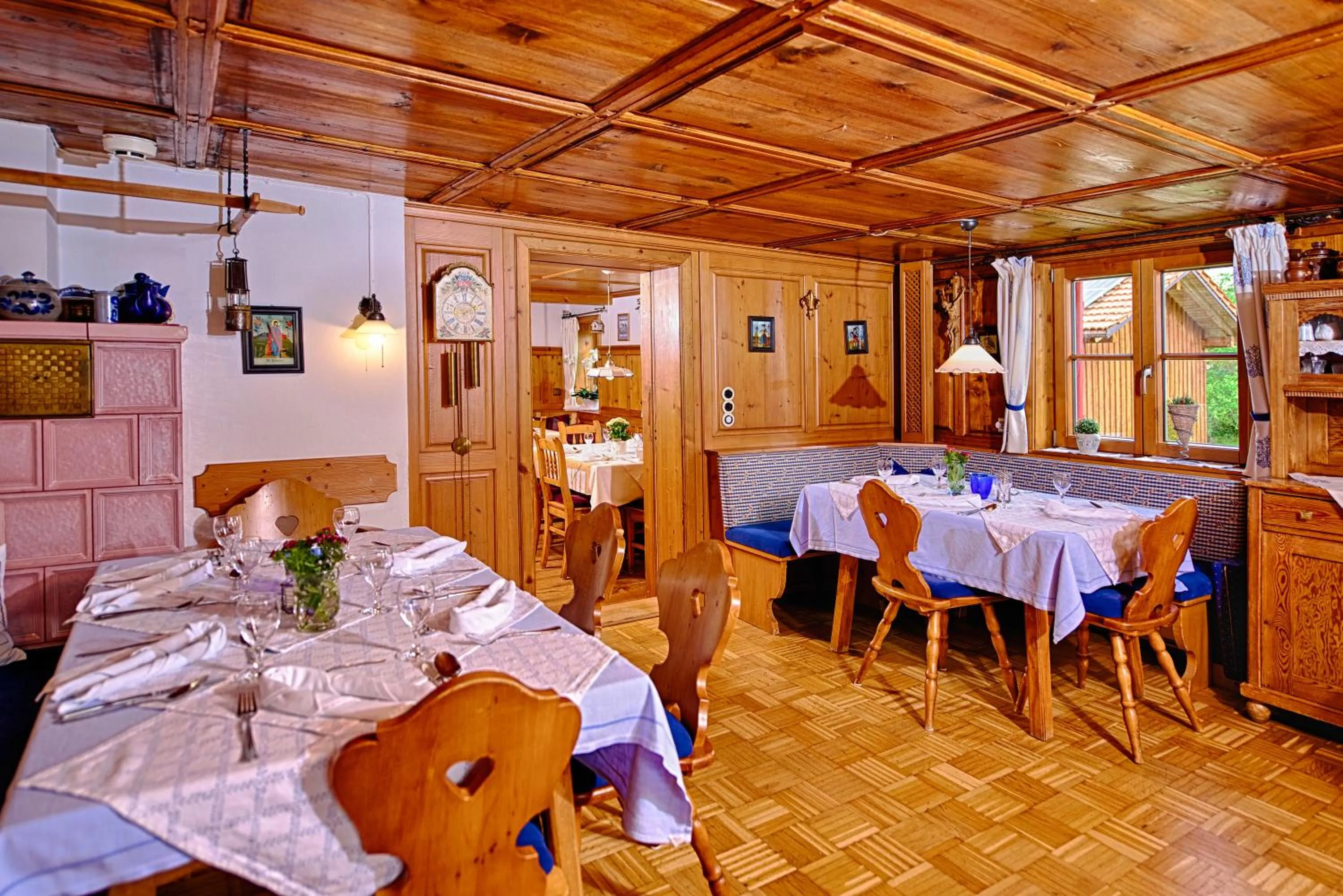 Restaurant/places to eat in Ferienhotel Starennest