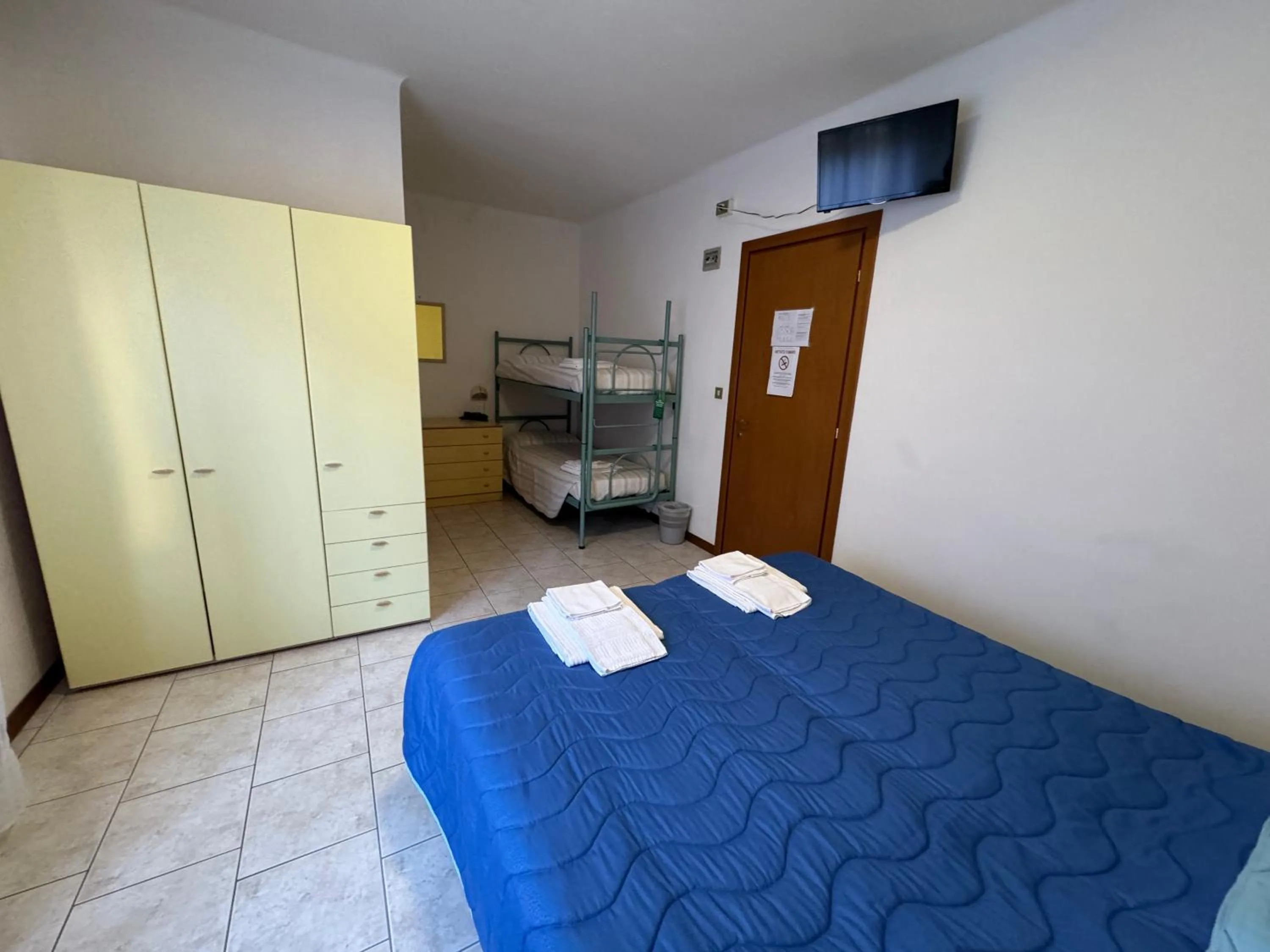 TV and multimedia, Bed in Hotel Villa Augusta